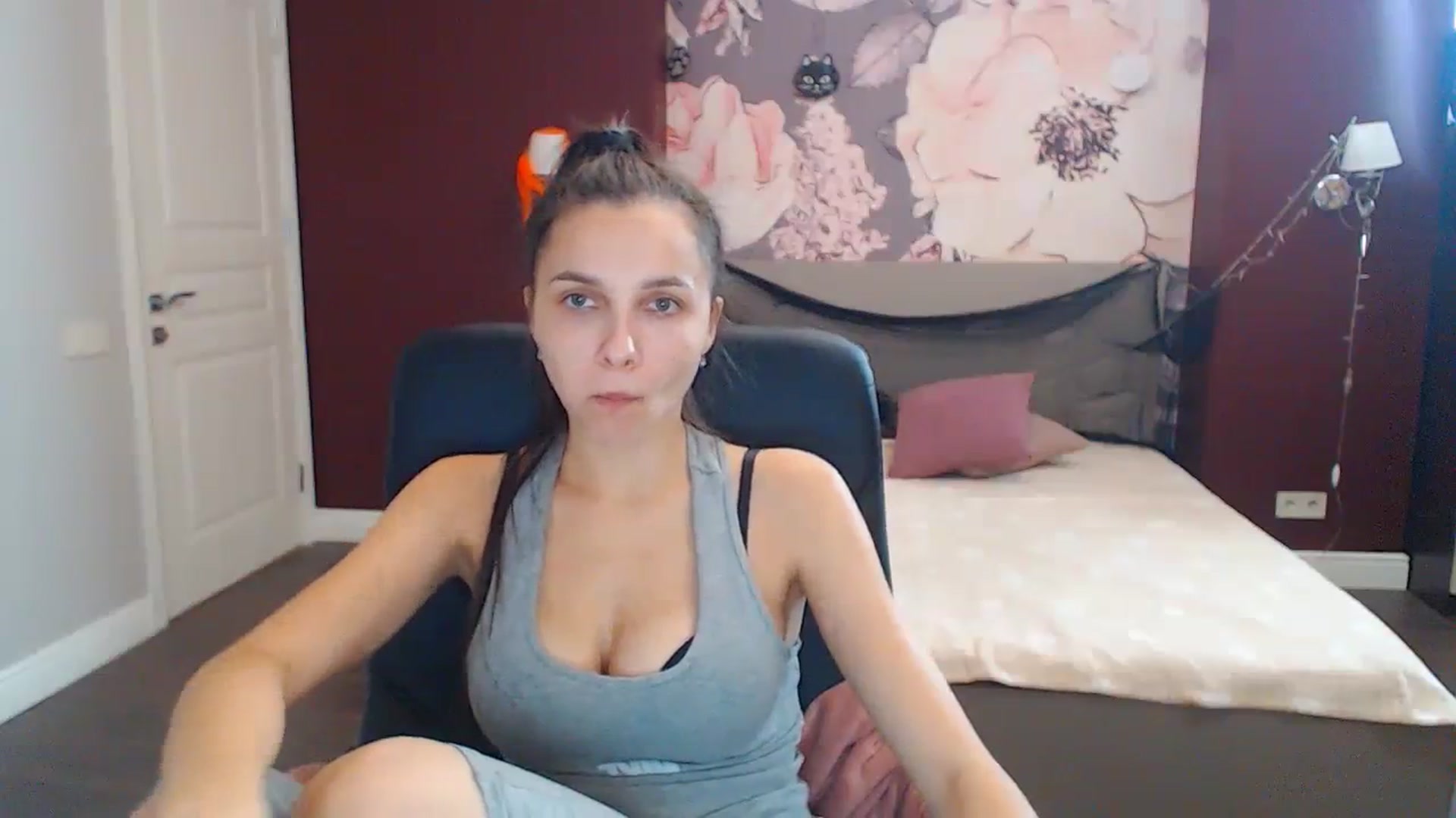 Gallery image thumbnail from Karina_Mils's myfreecams stream on, 10/22/2023, 12:54 image 4 of 20
