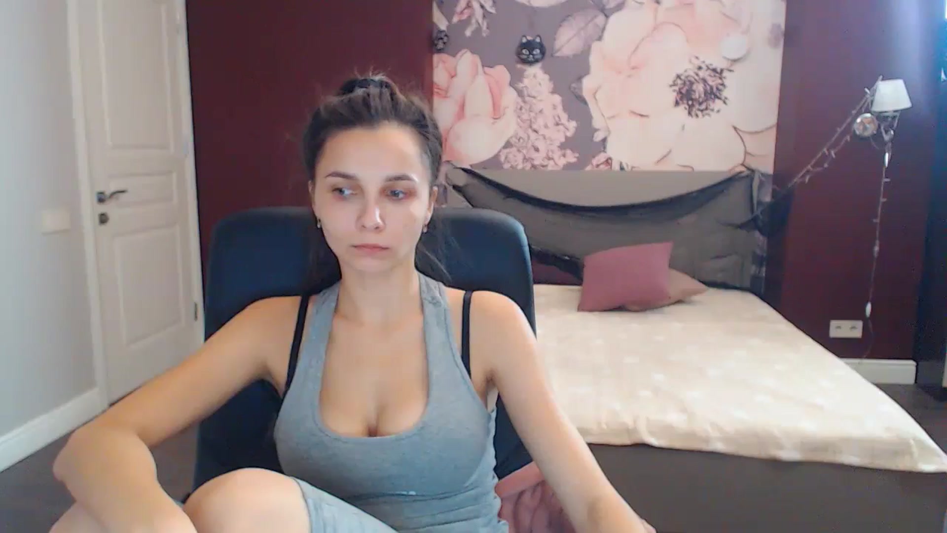 Gallery image thumbnail from Karina_Mils's myfreecams stream on, 10/22/2023, 12:54 image 19 of 20