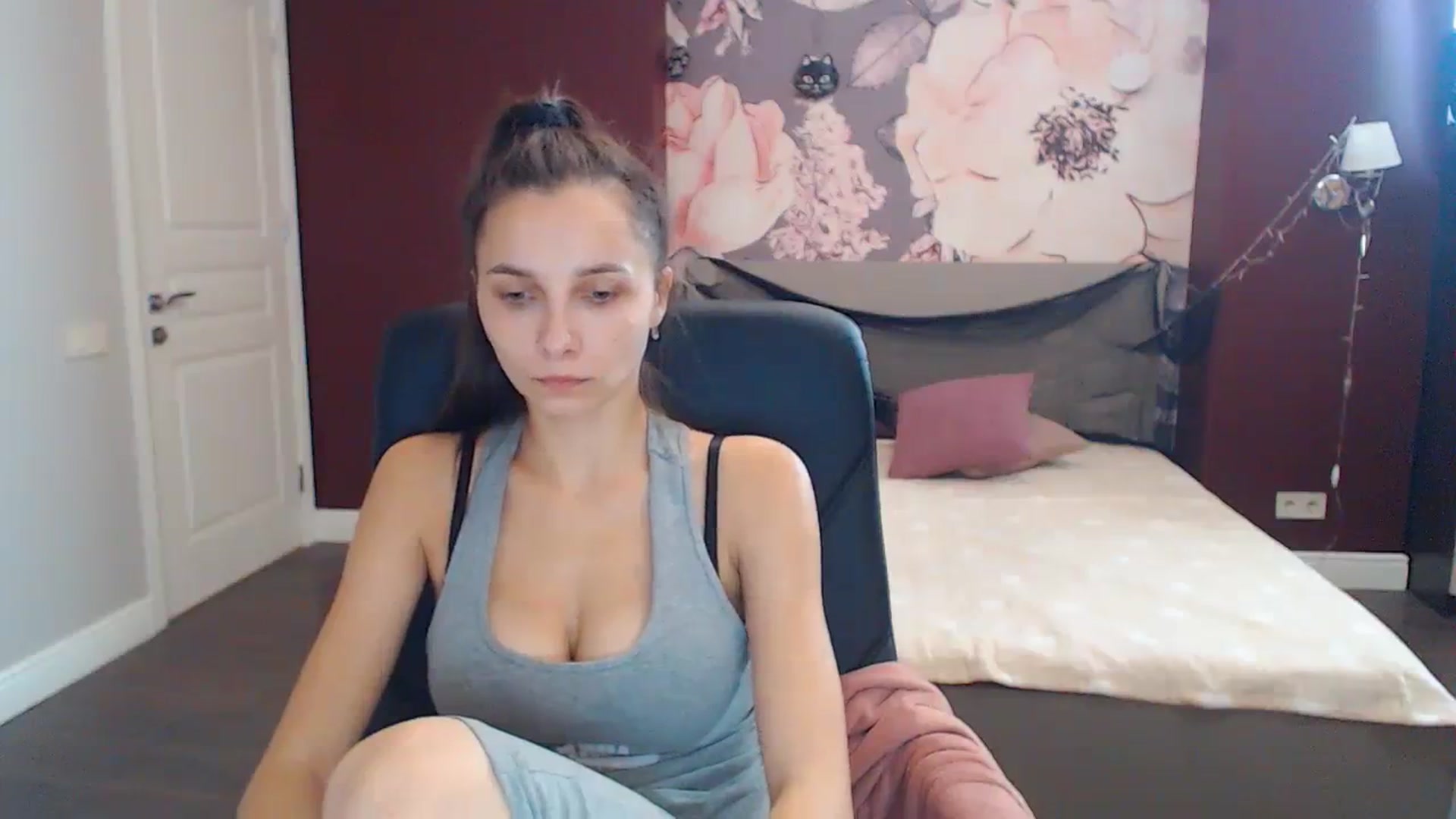 Gallery image thumbnail from Karina_Mils's myfreecams stream on, 10/22/2023, 12:54 image 9 of 20