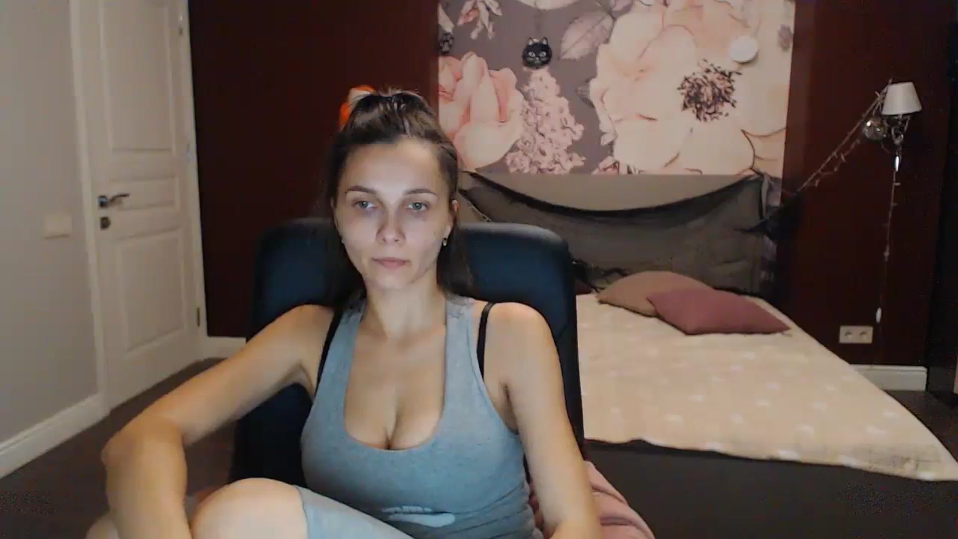Gallery image thumbnail from Karina_Mils's myfreecams stream on, 10/22/2023, 15:01 image 3 of 20