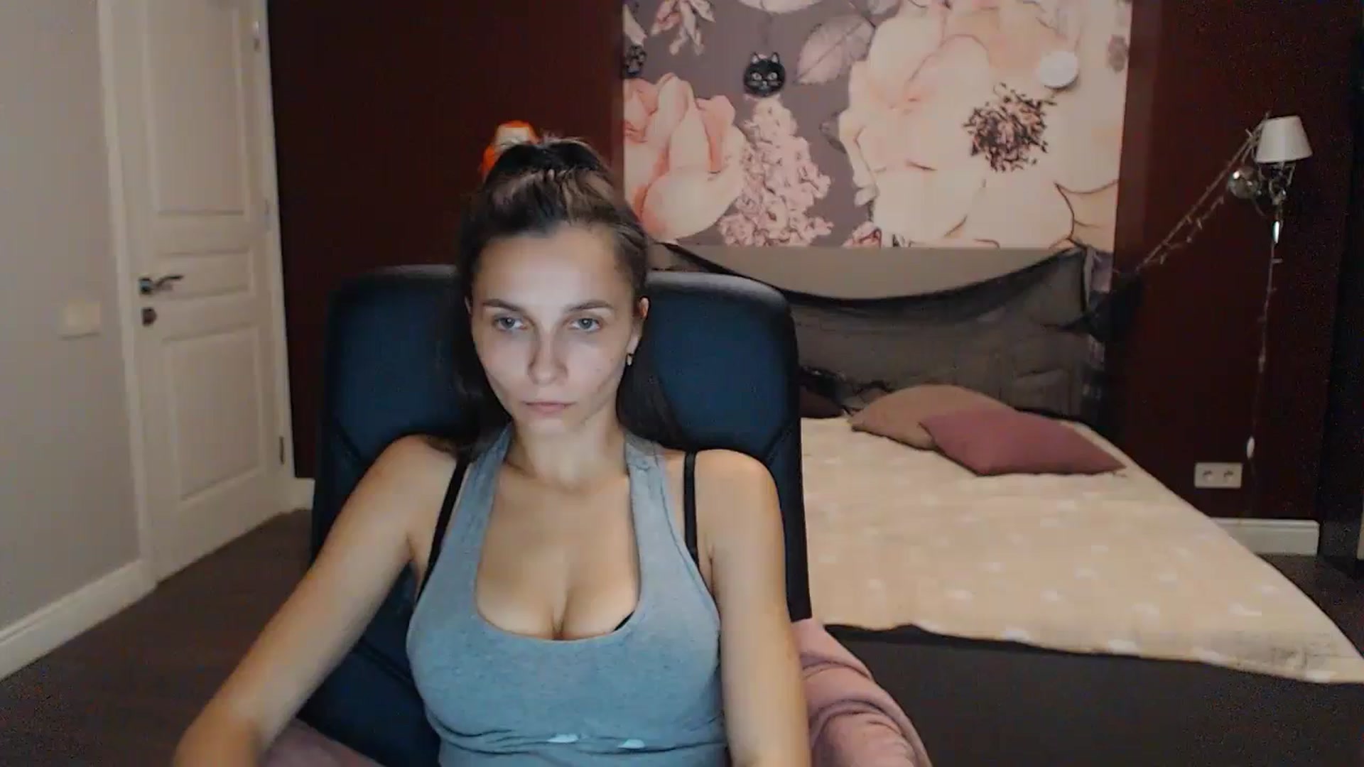 Gallery image thumbnail from Karina_Mils's myfreecams stream on, 10/22/2023, 15:01 image 16 of 20