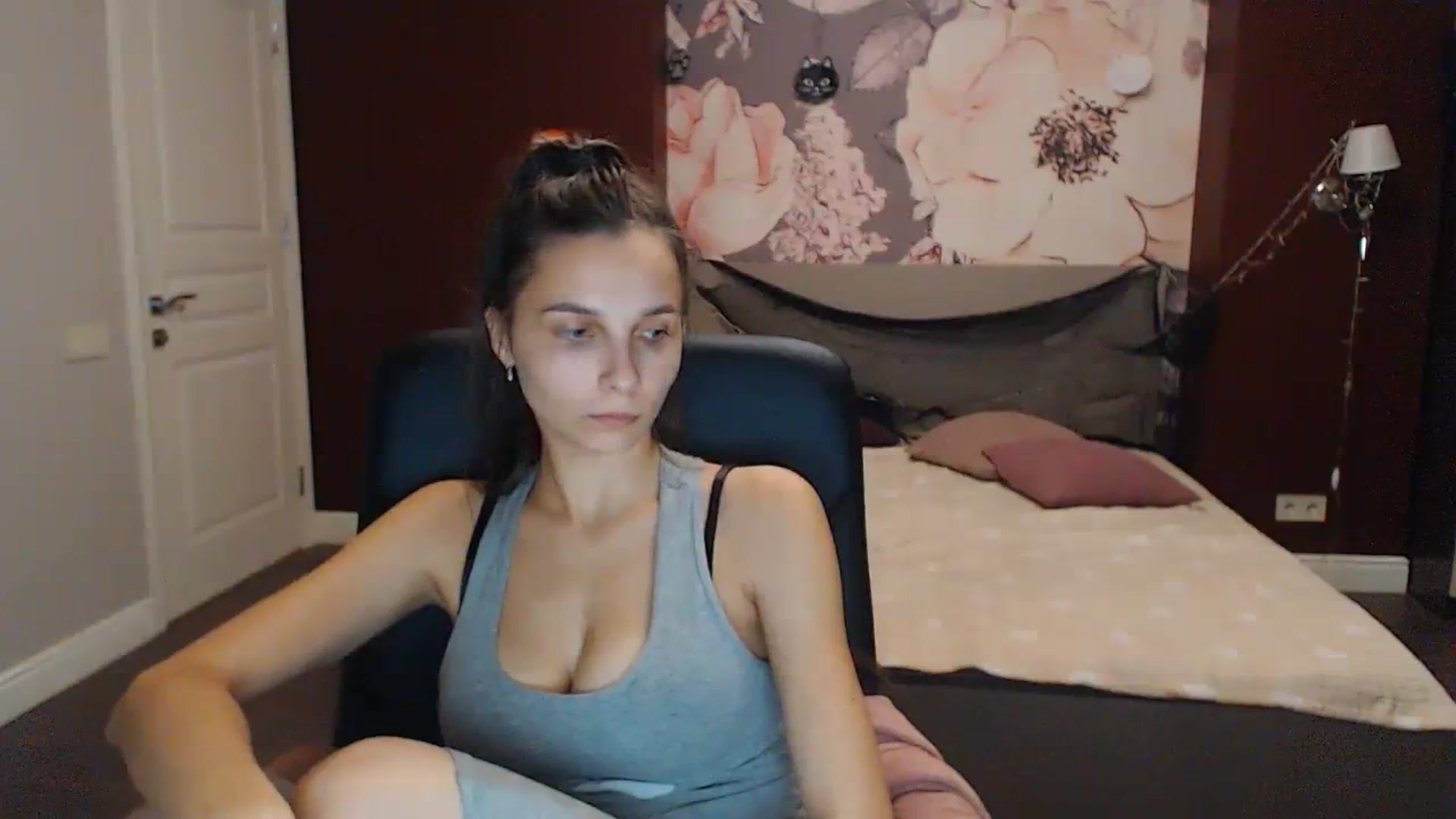 Gallery image thumbnail from Karina_Mils's myfreecams stream on, 10/22/2023, 15:01 image 10 of 20