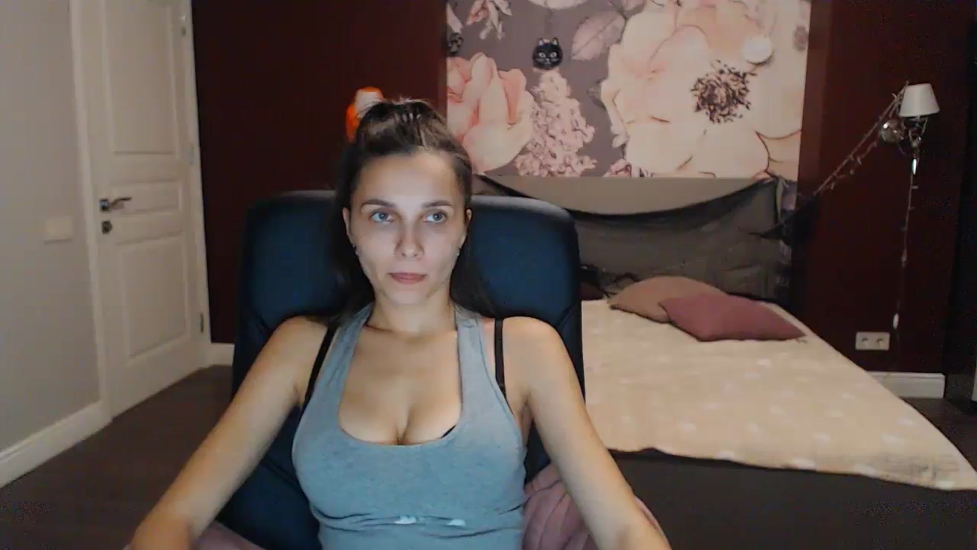 Gallery image thumbnail from Karina_Mils's myfreecams stream on, 10/22/2023, 15:01 image 14 of 20