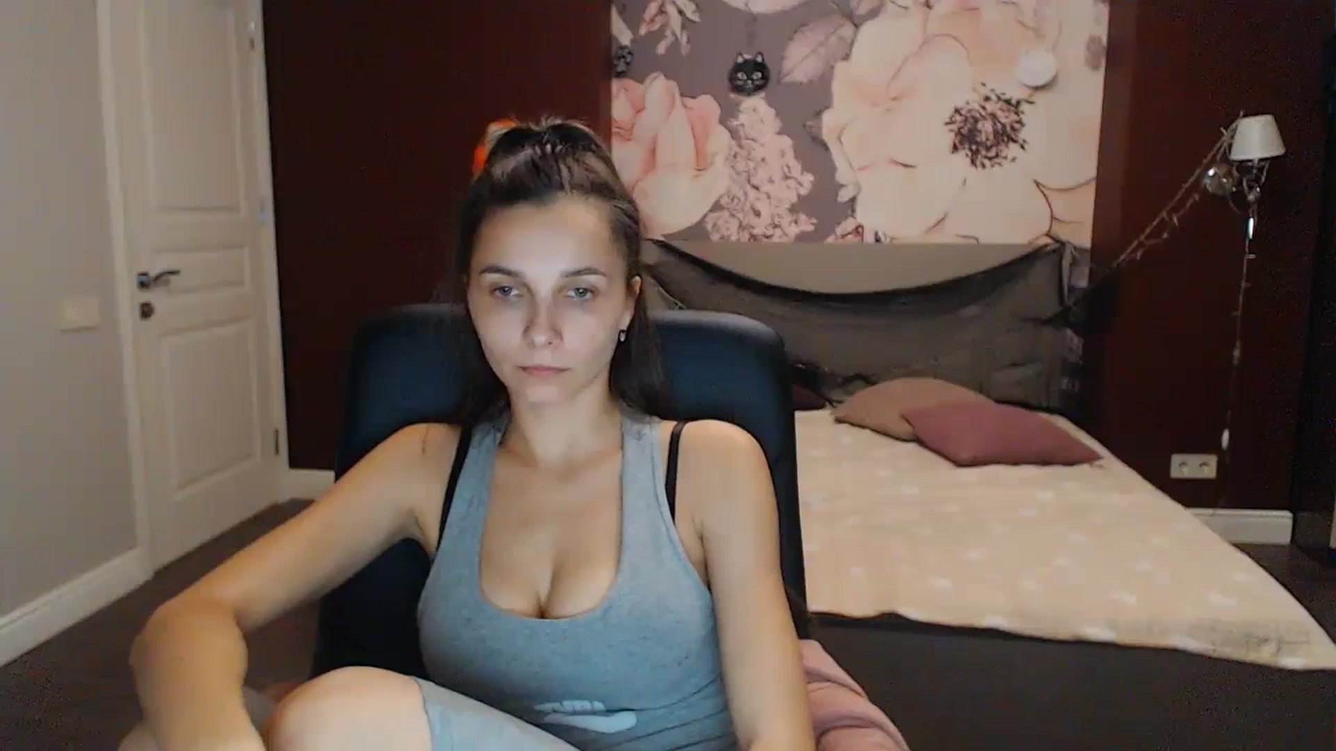 Gallery image thumbnail from Karina_Mils's myfreecams stream on, 10/22/2023, 15:01 image 1 of 20