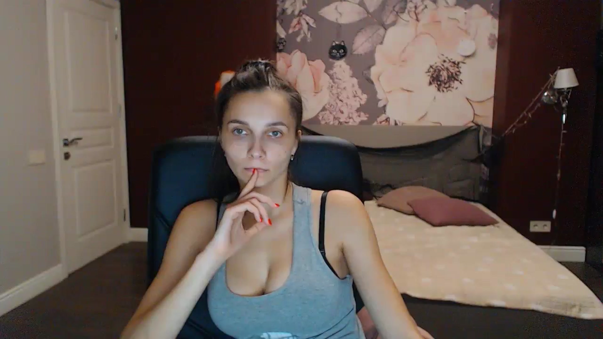 Gallery image thumbnail from Karina_Mils's myfreecams stream on, 10/22/2023, 16:03 image 13 of 20