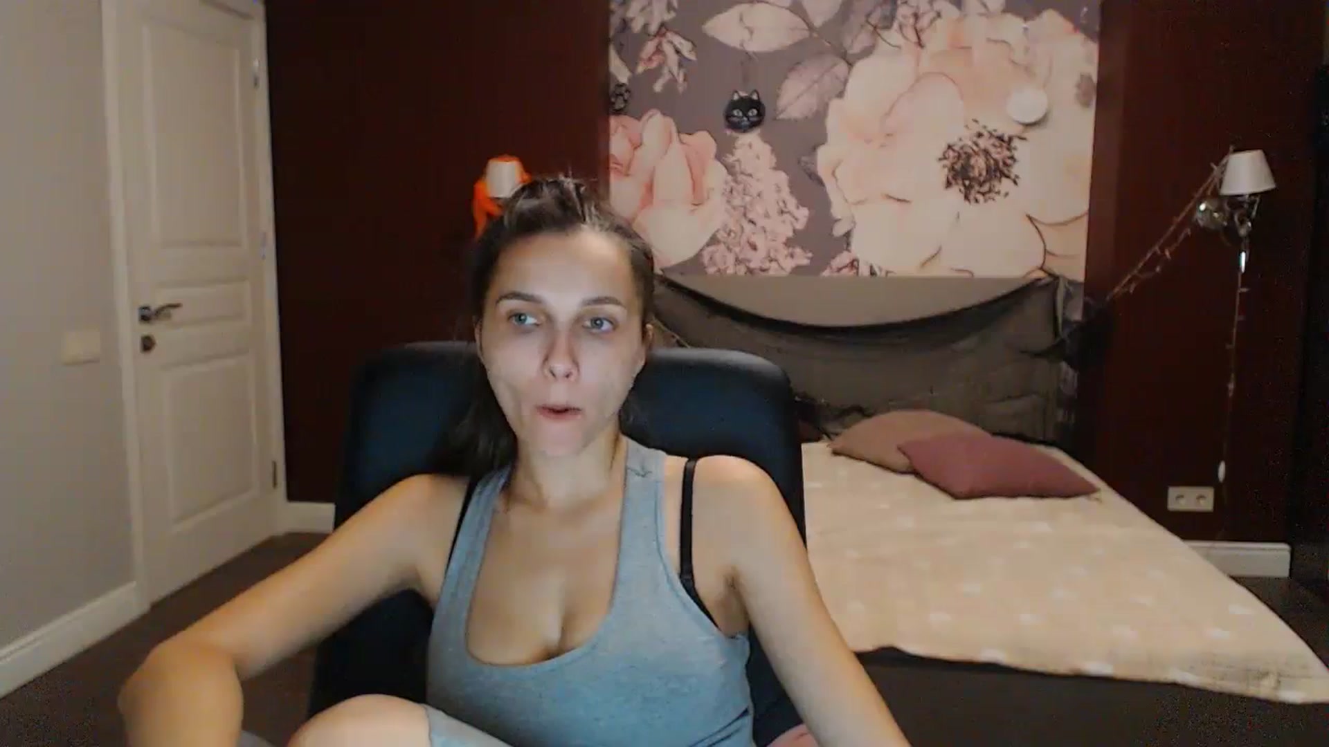 Gallery image thumbnail from Karina_Mils's myfreecams stream on, 10/22/2023, 16:03 image 10 of 20