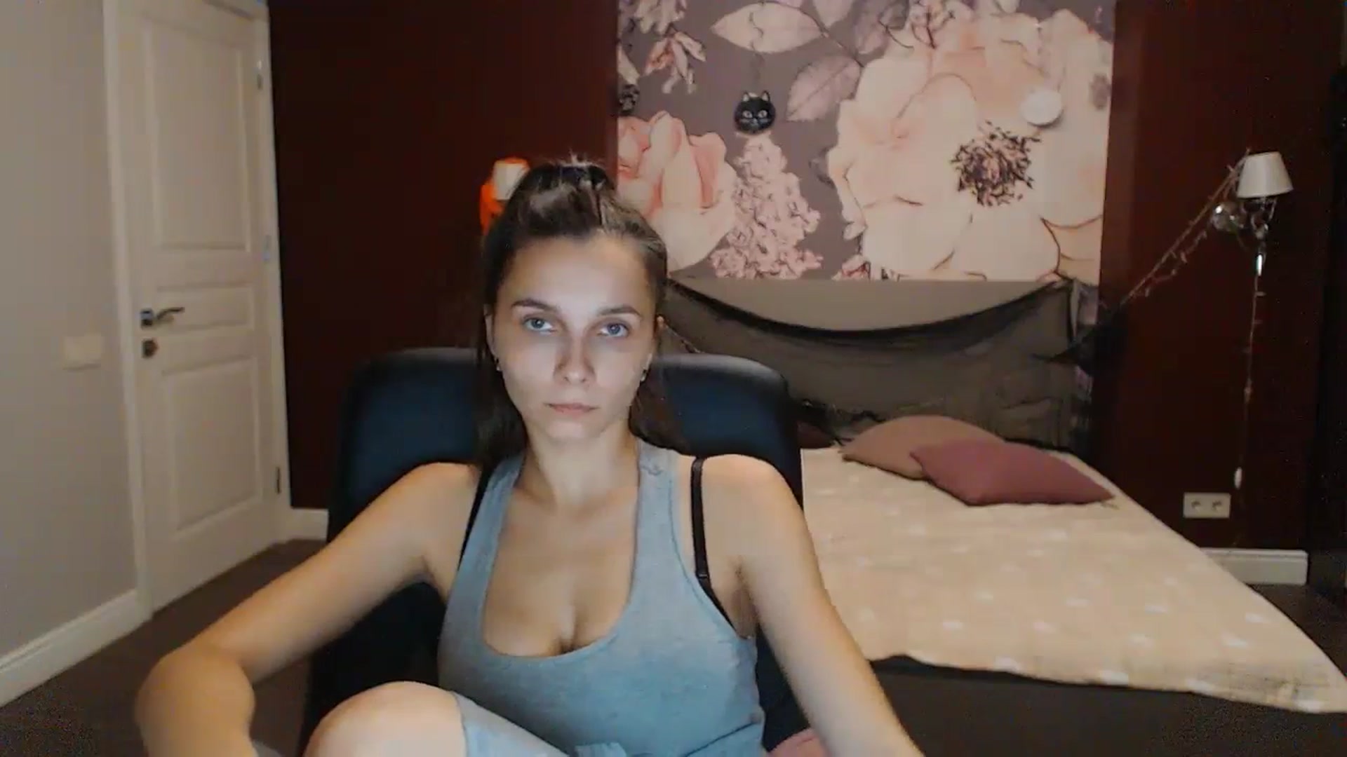 Gallery image thumbnail from Karina_Mils's myfreecams stream on, 10/22/2023, 16:03 image 6 of 20