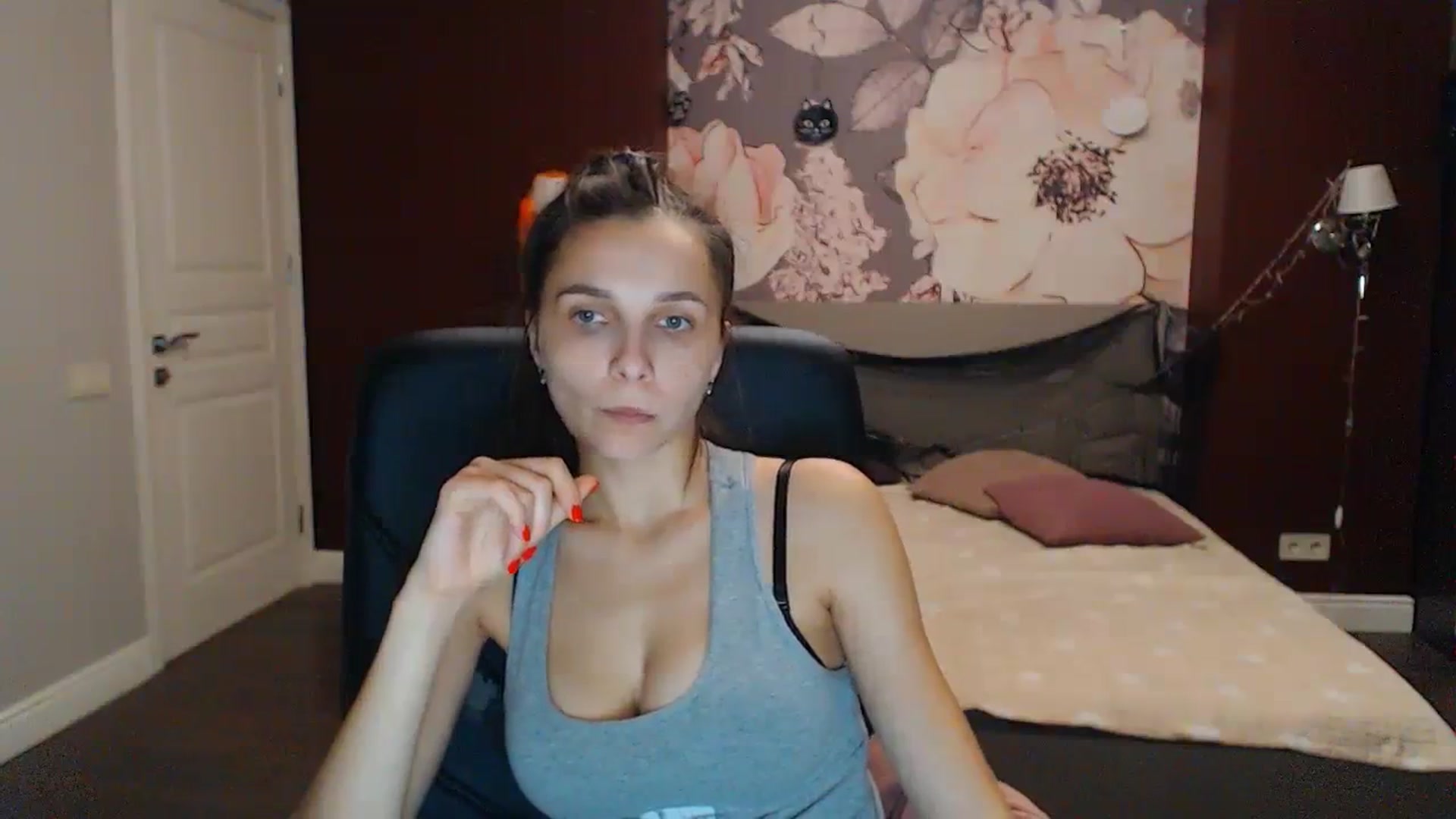 Gallery image thumbnail from Karina_Mils's myfreecams stream on, 10/22/2023, 16:03 image 14 of 20