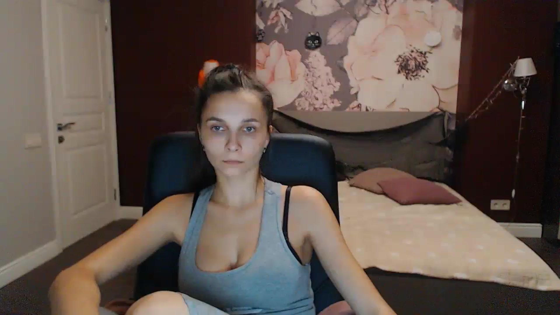 Gallery image thumbnail from Karina_Mils's myfreecams stream on, 10/22/2023, 16:50 image 14 of 20
