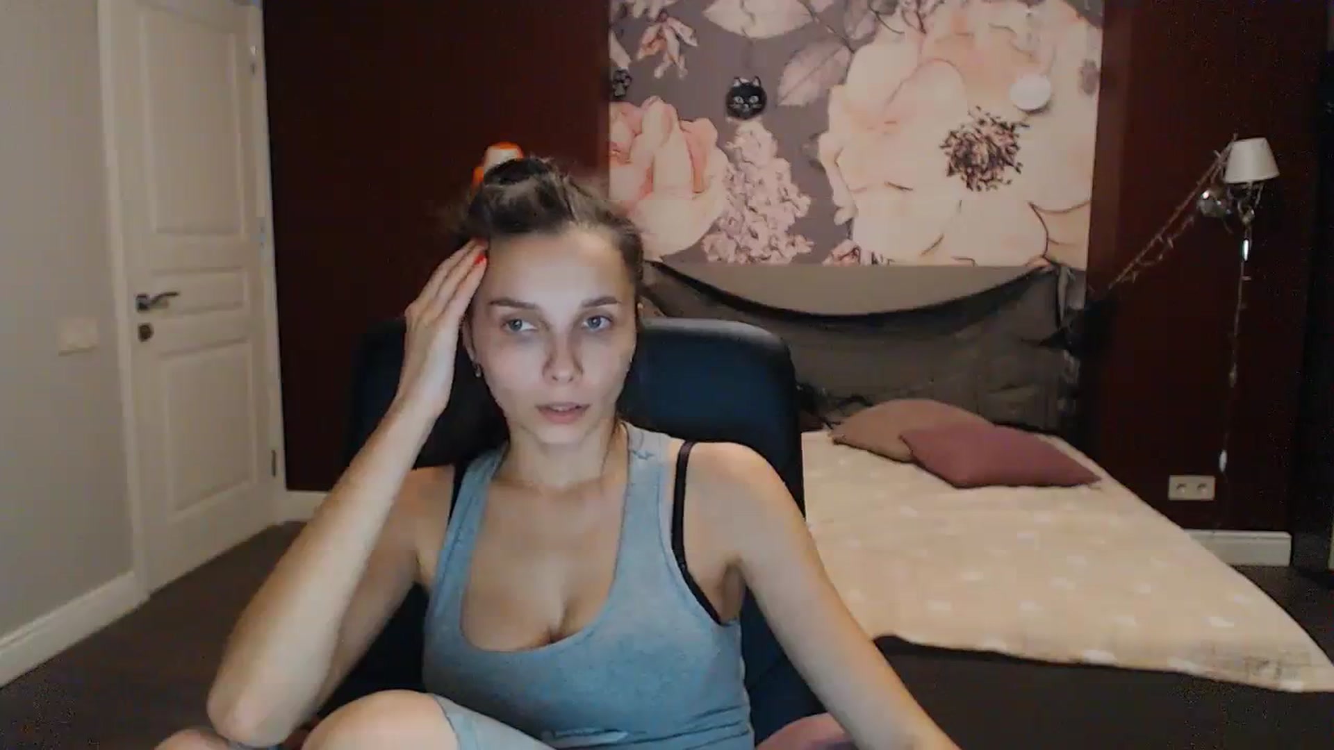 Gallery image thumbnail from Karina_Mils's myfreecams stream on, 10/22/2023, 16:50 image 13 of 20