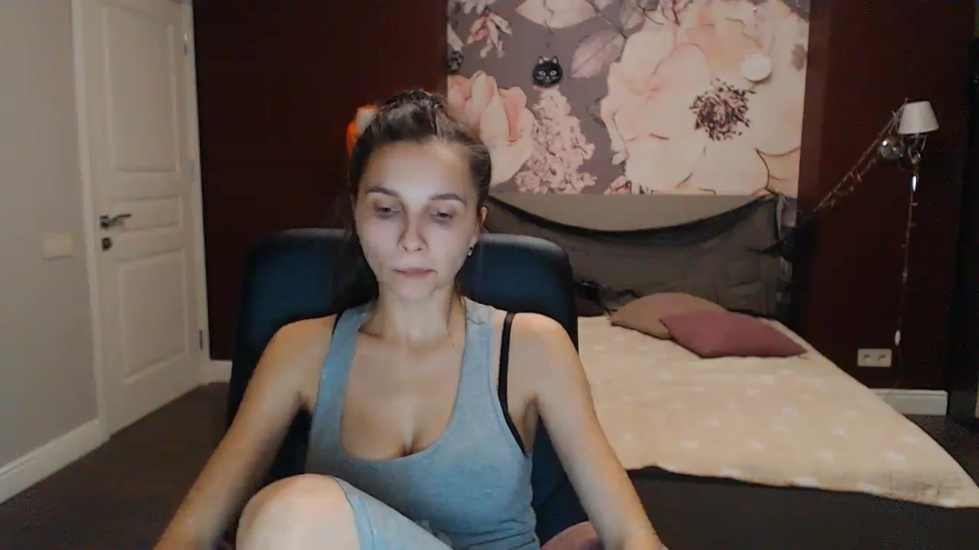 Gallery image thumbnail from Karina_Mils's myfreecams stream on, 10/22/2023, 16:50 image 7 of 20