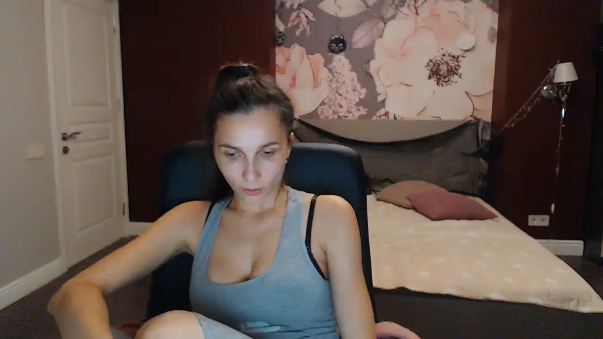 Gallery image thumbnail from Karina_Mils's myfreecams stream on, 10/22/2023, 16:50 image 12 of 20