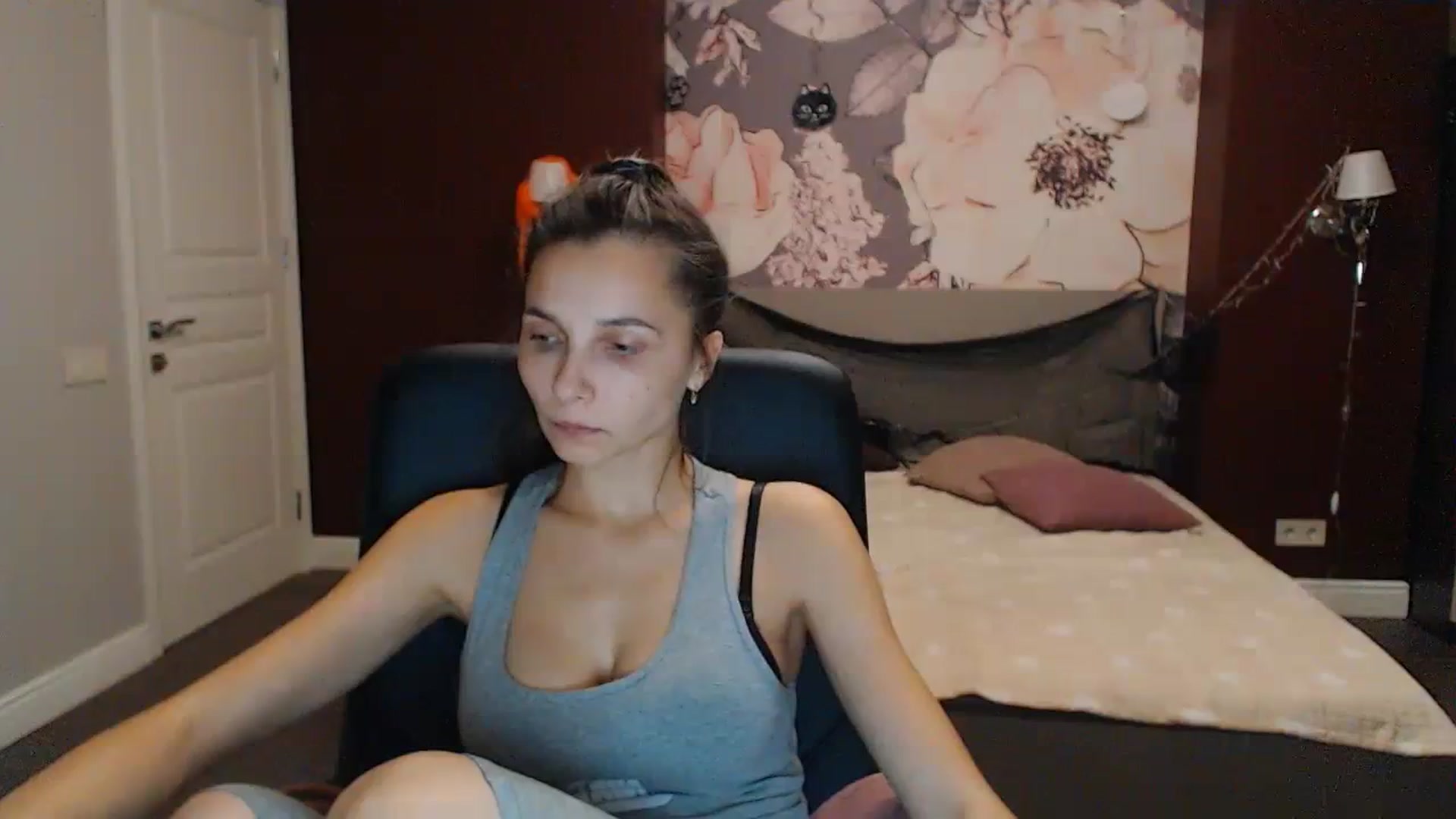 Gallery image thumbnail from Karina_Mils's myfreecams stream on, 10/22/2023, 16:50 image 10 of 20