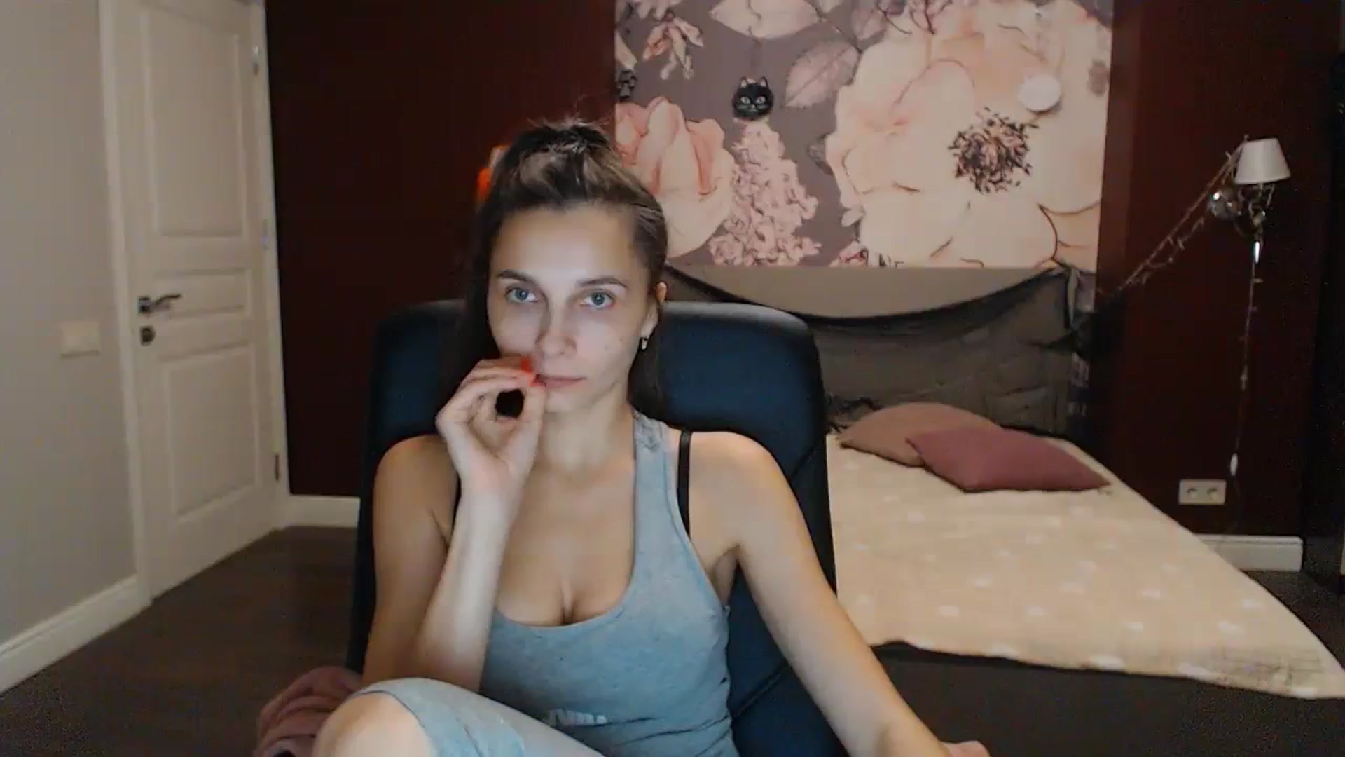 Gallery image thumbnail from Karina_Mils's myfreecams stream on, 10/22/2023, 19:21 image 1 of 20