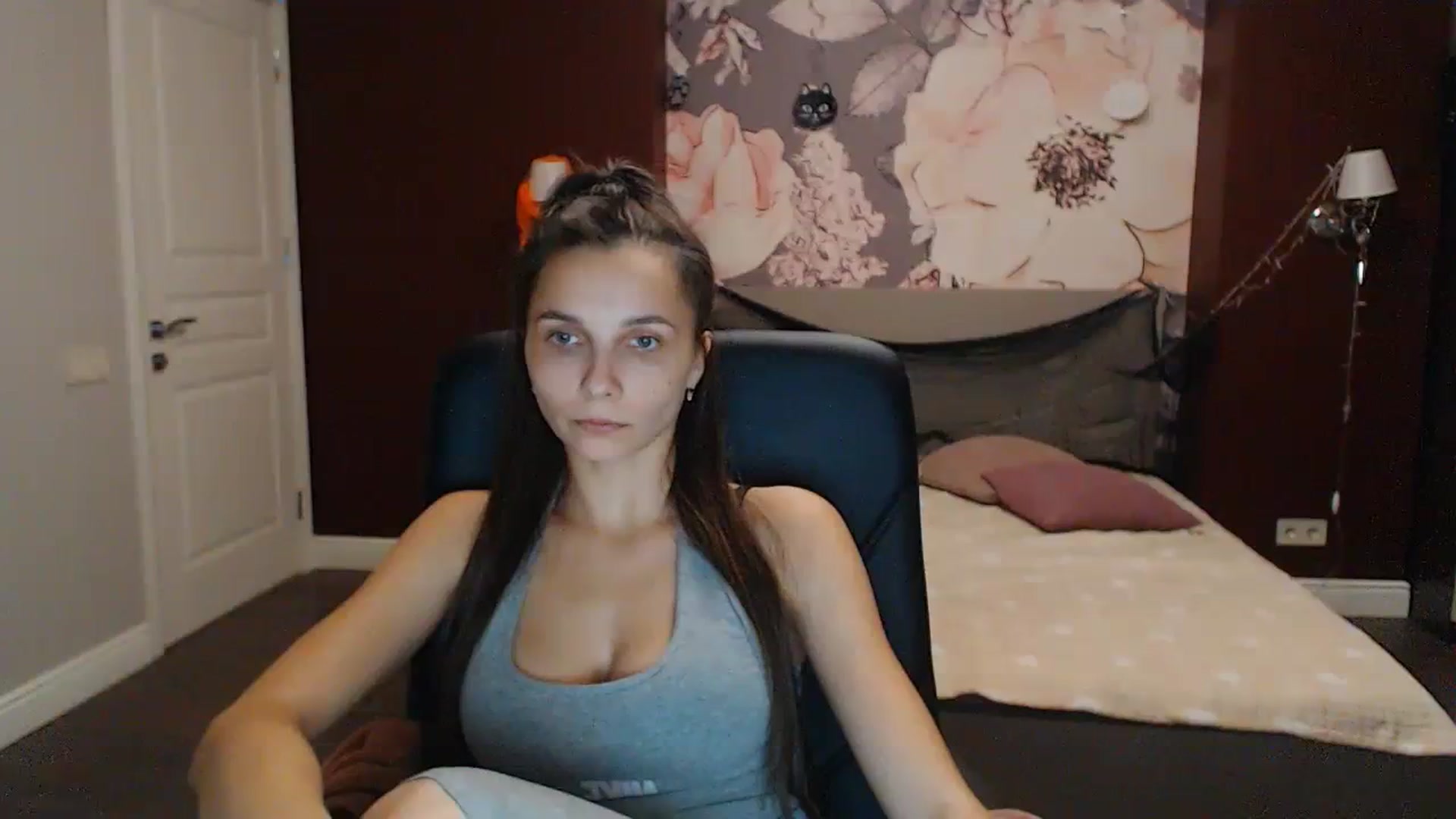 Gallery image thumbnail from Karina_Mils's myfreecams stream on, 10/22/2023, 19:21 image 3 of 20