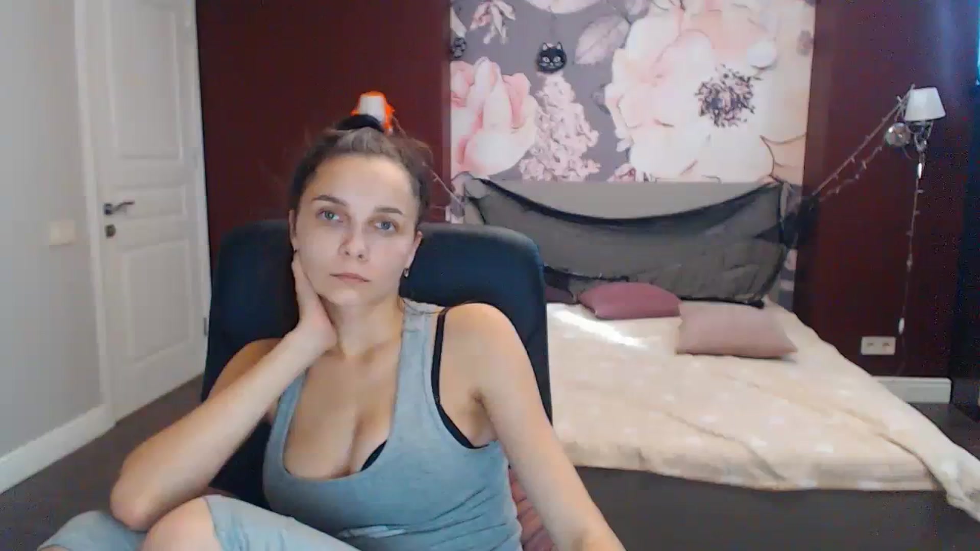 Gallery image thumbnail from Karina_Mils's myfreecams stream on, 10/23/2023, 10:33 image 11 of 20