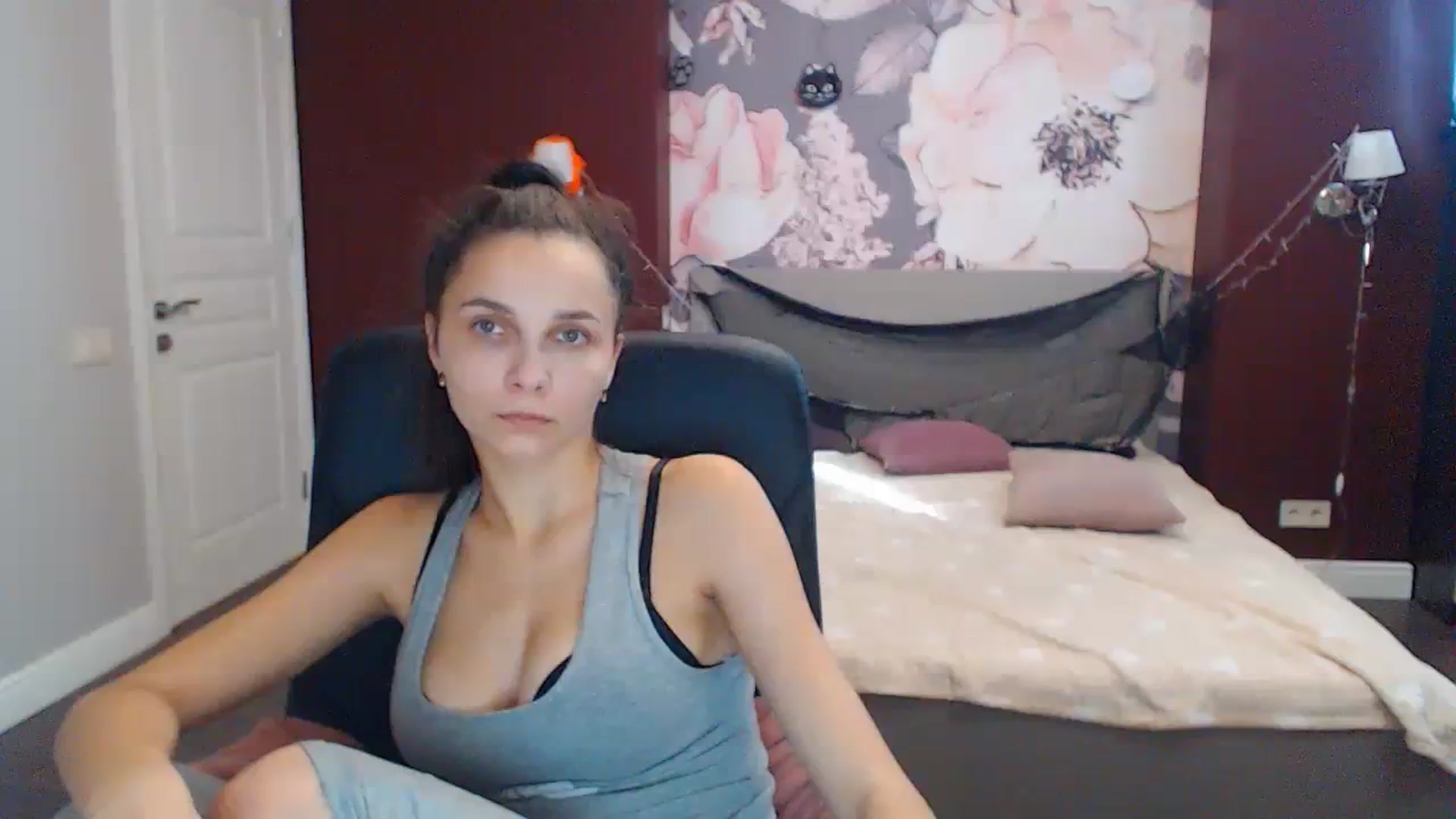 Gallery image thumbnail from Karina_Mils's myfreecams stream on, 10/23/2023, 10:33 image 17 of 20