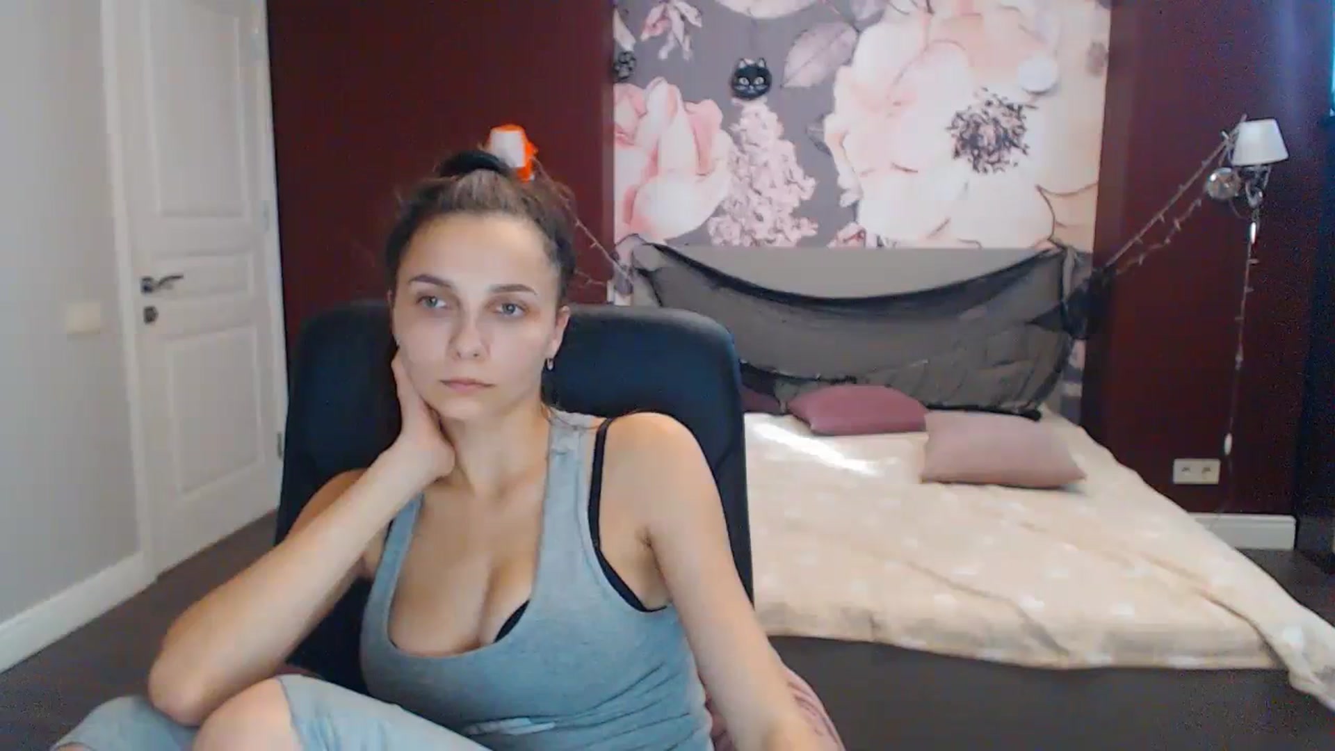 Gallery image thumbnail from Karina_Mils's myfreecams stream on, 10/23/2023, 10:33 image 12 of 20