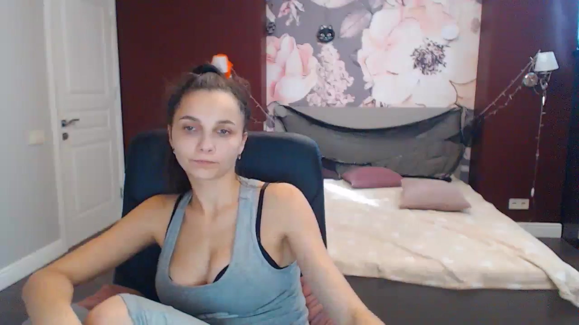 Gallery image thumbnail from Karina_Mils's myfreecams stream on, 10/23/2023, 10:33 image 15 of 20