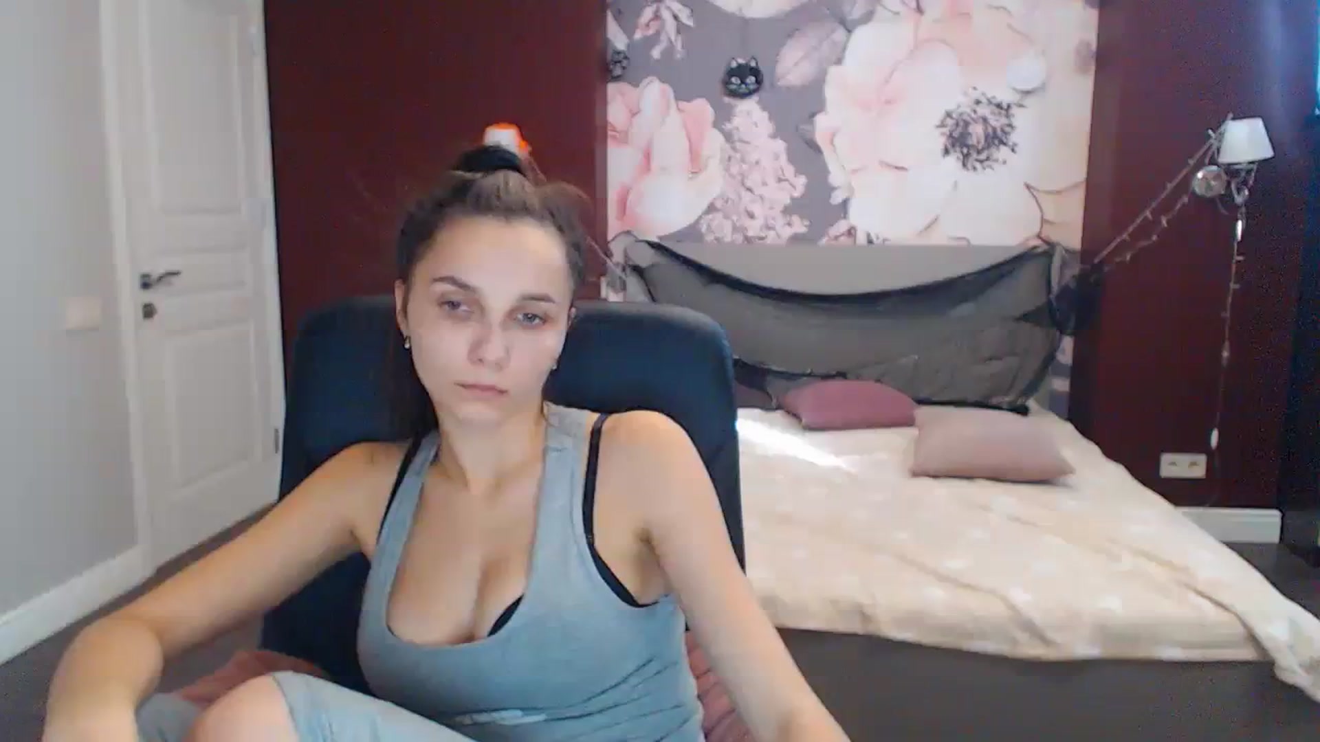 Gallery image thumbnail from Karina_Mils's myfreecams stream on, 10/23/2023, 10:33 image 19 of 20