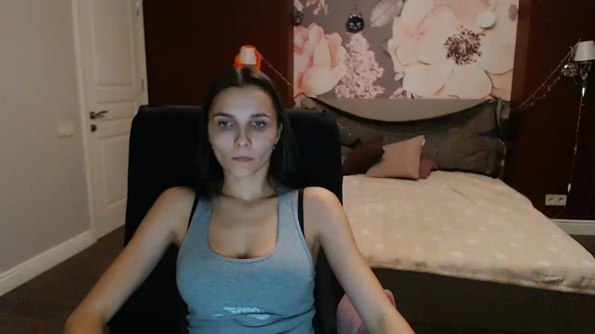 Gallery image thumbnail from Karina_Mils's myfreecams stream on, 10/28/2023, 16:01 image 17 of 20