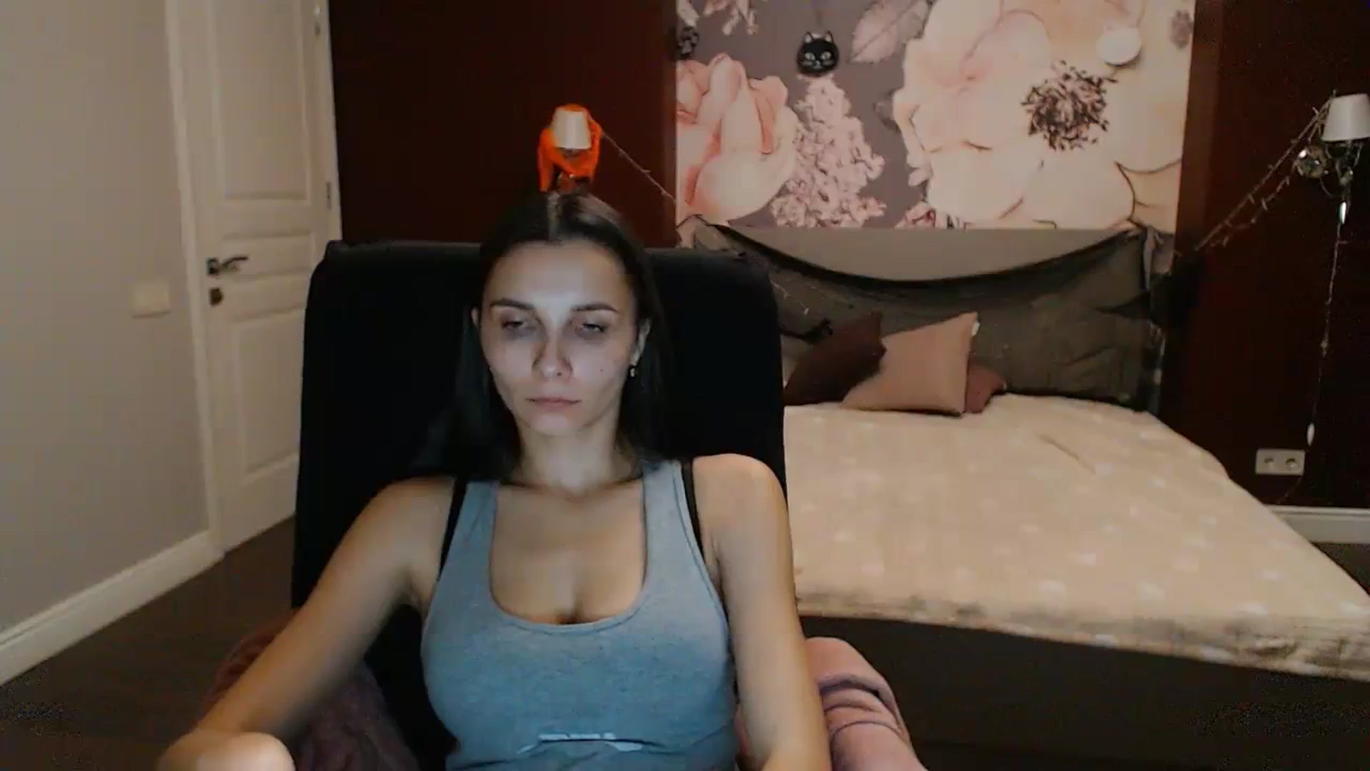 Gallery image thumbnail from Karina_Mils's myfreecams stream on, 10/28/2023, 16:01 image 5 of 20