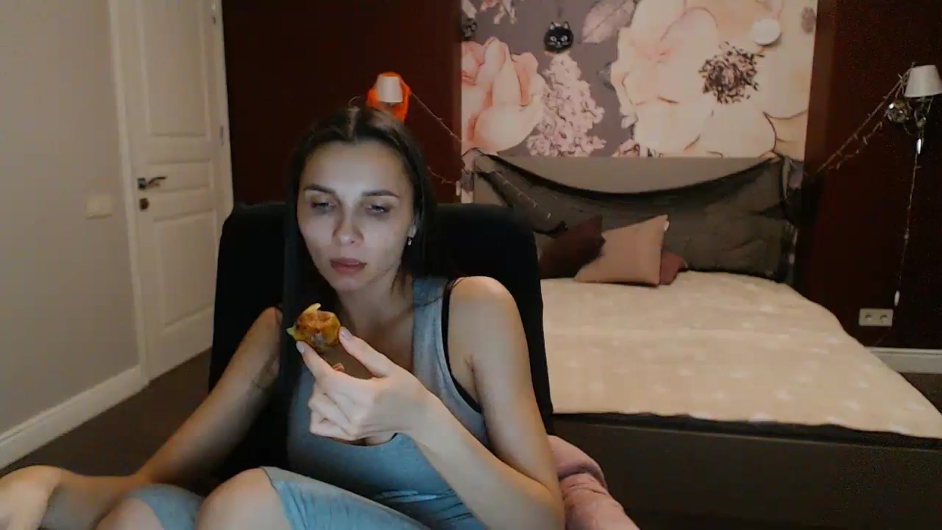 Gallery image thumbnail from Karina_Mils's myfreecams stream on, 10/28/2023, 16:53 image 9 of 20