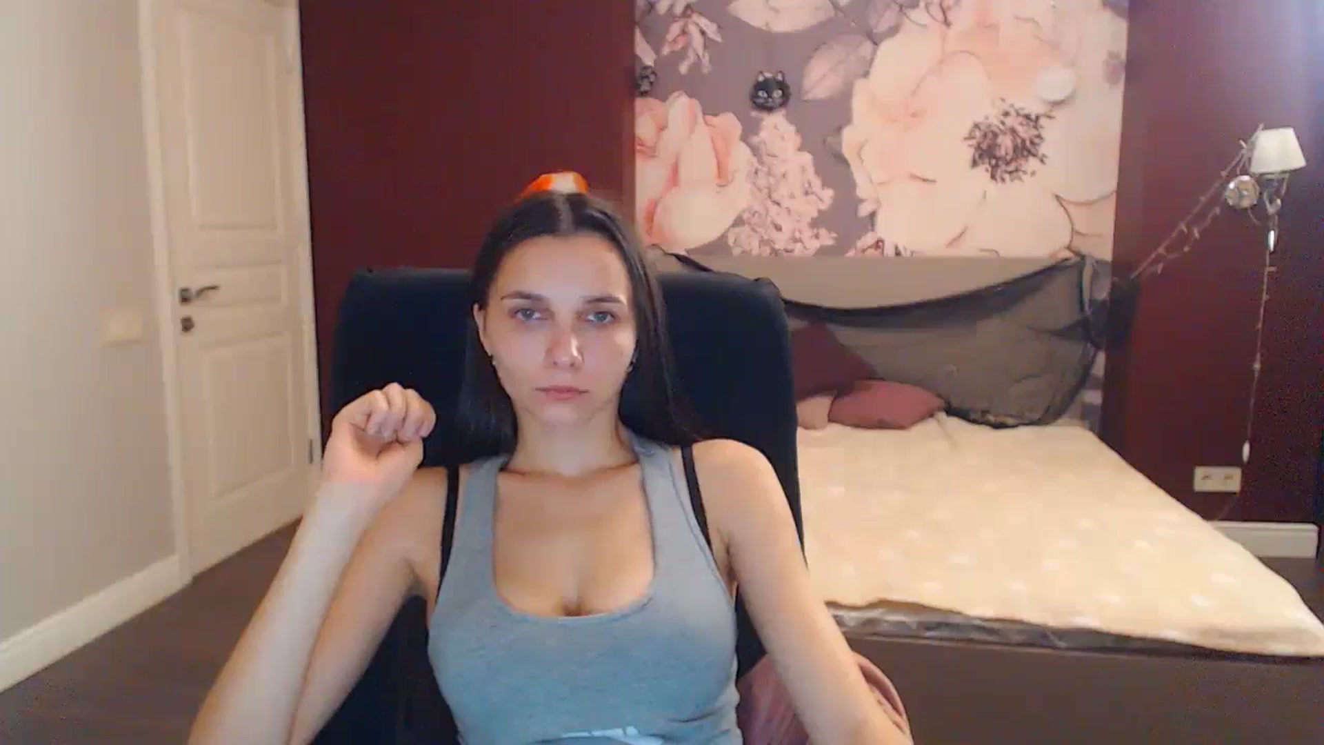 Gallery image thumbnail from Karina_Mils's myfreecams stream on, 10/29/2023, 14:01 image 18 of 20