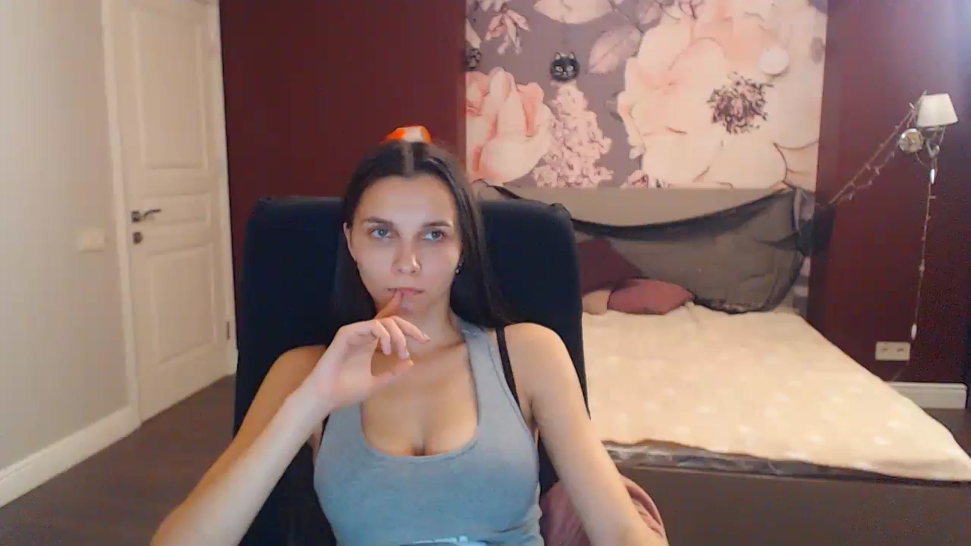 Gallery image thumbnail from Karina_Mils's myfreecams stream on, 10/29/2023, 14:01 image 19 of 20