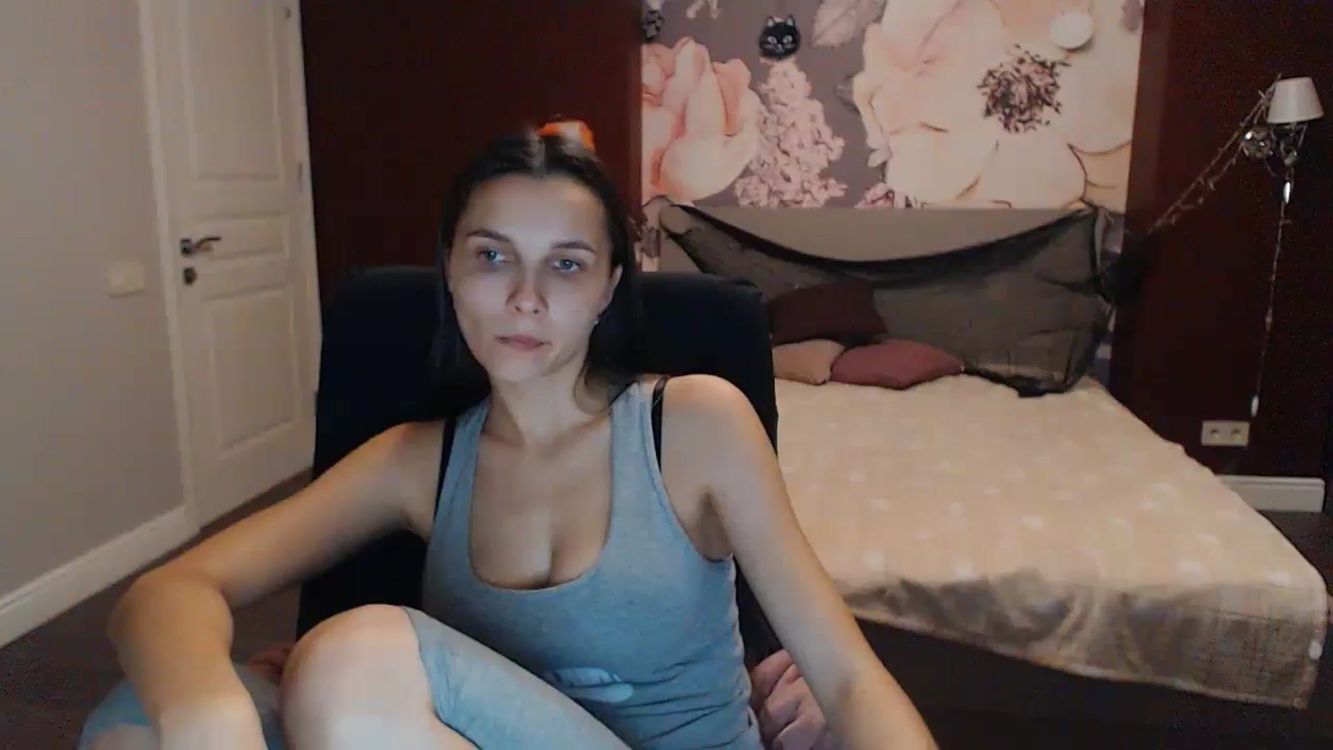 Gallery image thumbnail from Karina_Mils's myfreecams stream on, 10/29/2023, 16:35 image 1 of 20