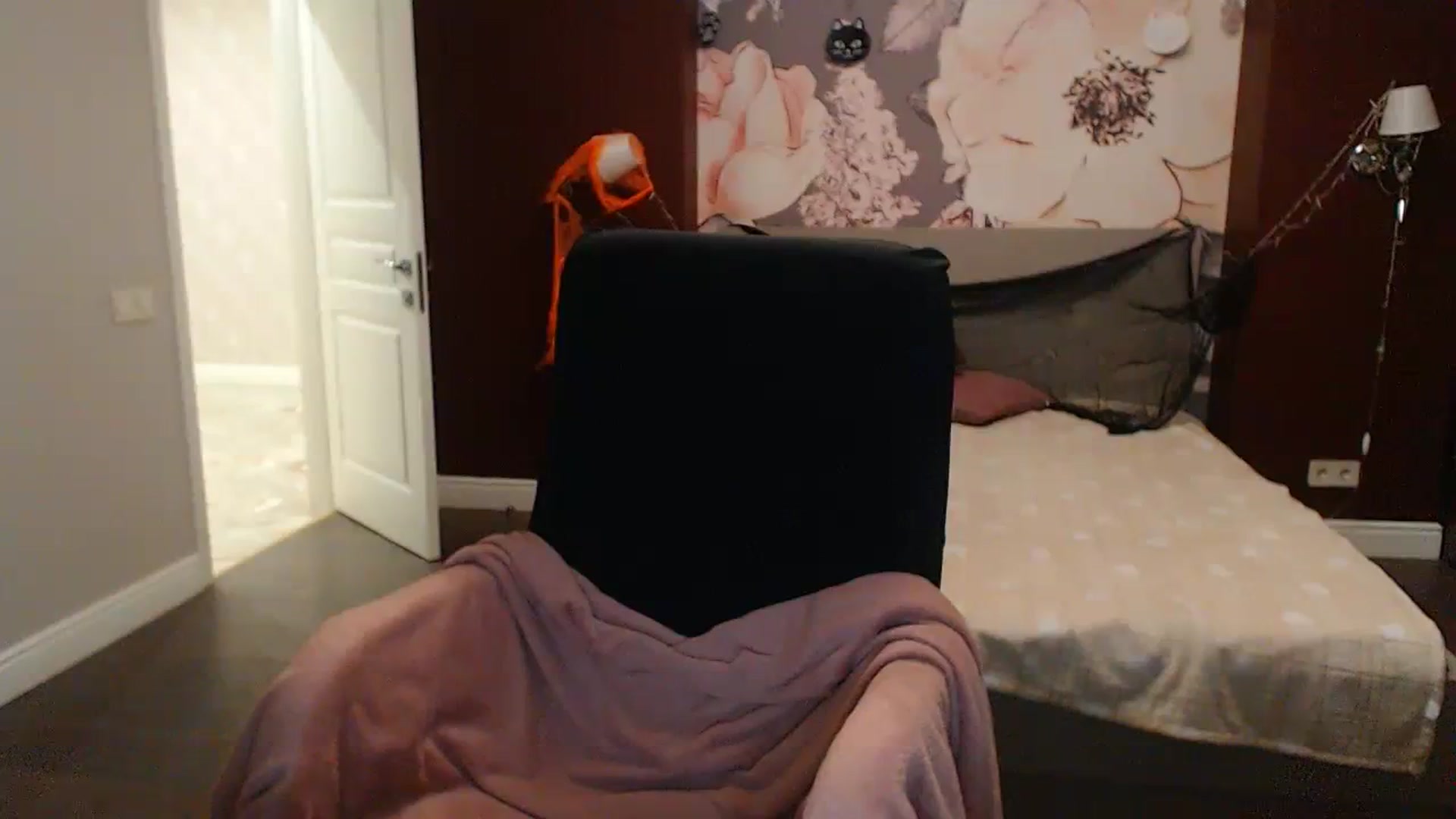 Gallery image thumbnail from Karina_Mils's myfreecams stream on, 10/29/2023, 16:35 image 18 of 20
