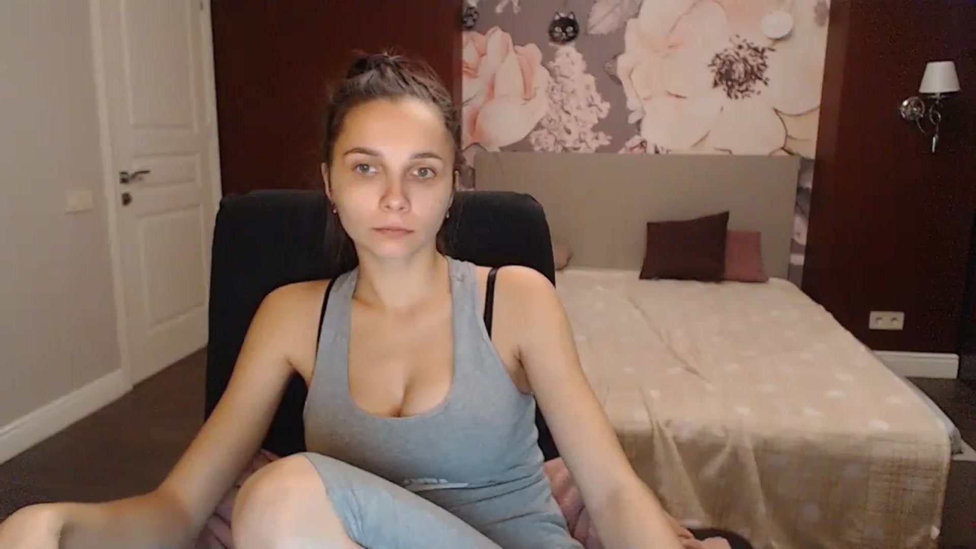 Gallery image thumbnail from Karina_Mils's myfreecams stream on, 11/03/2023, 11:02 image 16 of 20