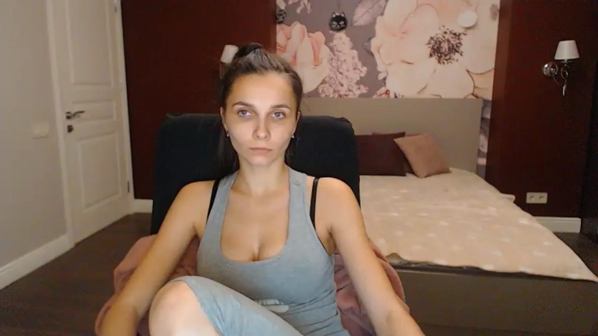Gallery image thumbnail from Karina_Mils's myfreecams stream on, 11/04/2023, 19:16 image 4 of 20