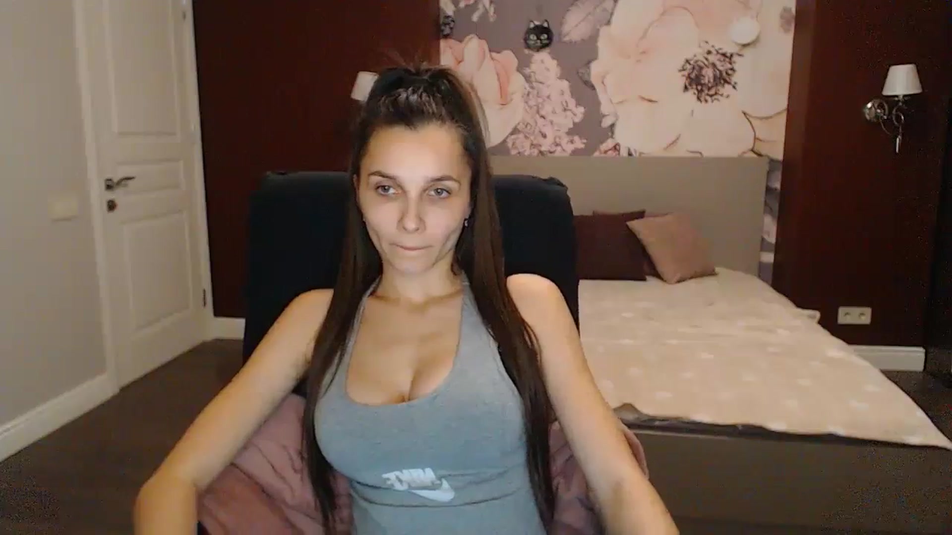 Gallery image thumbnail from Karina_Mils's myfreecams stream on, 11/04/2023, 19:16 image 15 of 20