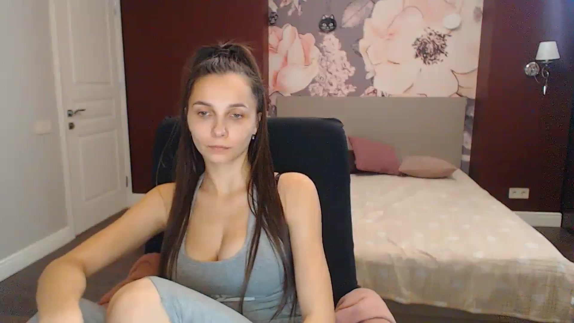 Gallery image thumbnail from Karina_Mils's myfreecams stream on, 11/05/2023, 13:35 image 11 of 20