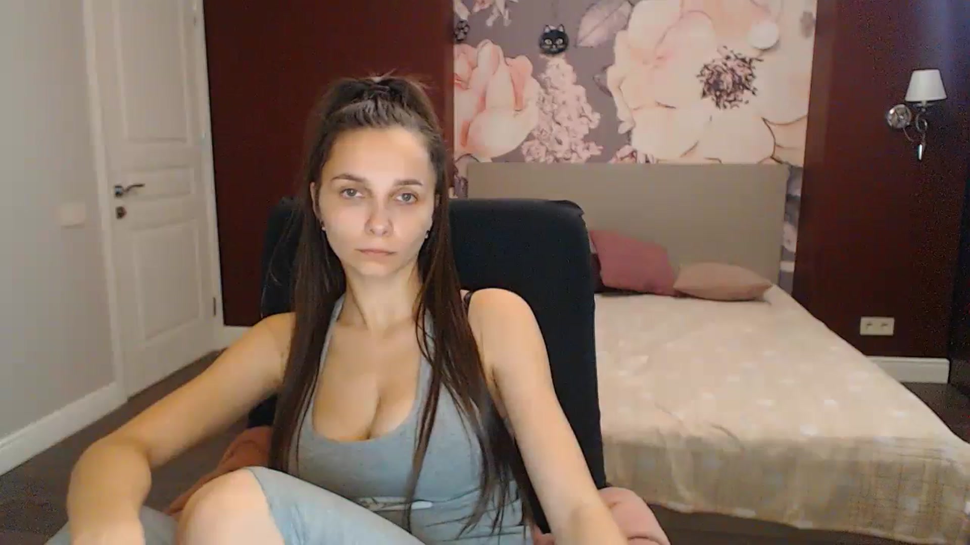 Gallery image thumbnail from Karina_Mils's myfreecams stream on, 11/05/2023, 13:35 image 12 of 20