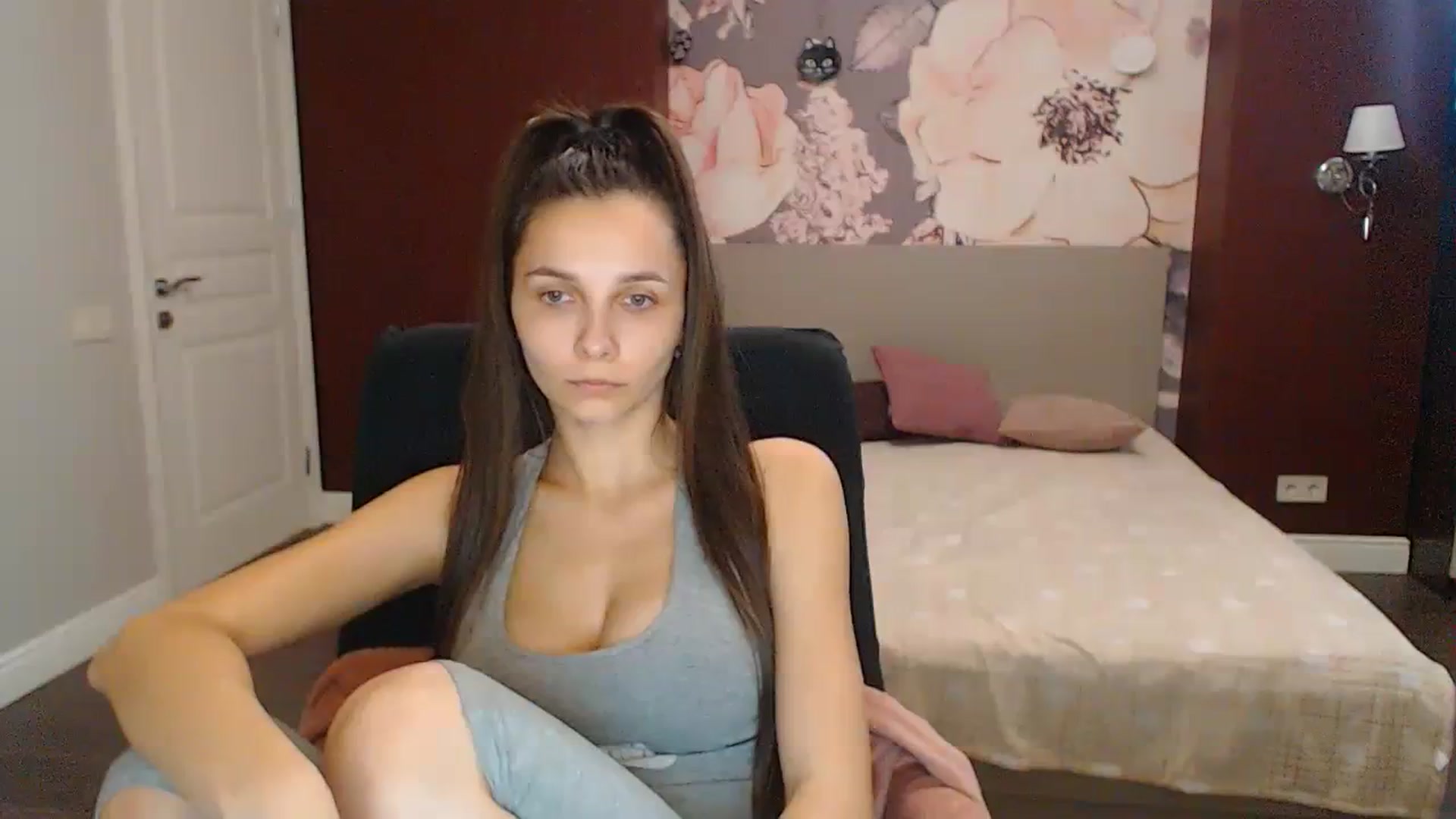 Gallery image thumbnail from Karina_Mils's myfreecams stream on, 11/05/2023, 13:35 image 1 of 20