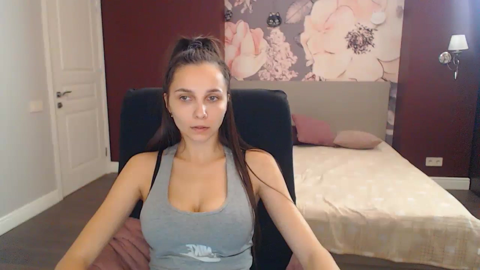 Gallery image thumbnail from Karina_Mils's myfreecams stream on, 11/05/2023, 13:35 image 17 of 20