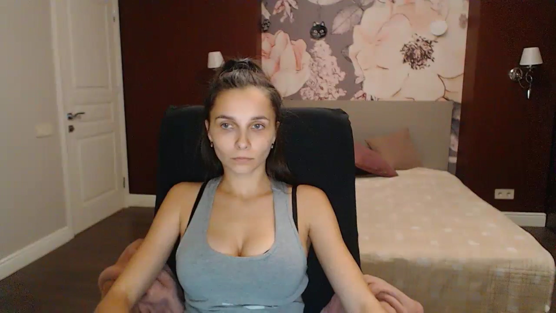 Gallery image thumbnail from Karina_Mils's myfreecams stream on, 11/05/2023, 20:12 image 17 of 20