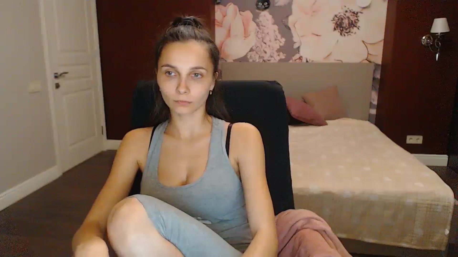 Gallery image thumbnail from Karina_Mils's myfreecams stream on, 11/05/2023, 20:12 image 3 of 20
