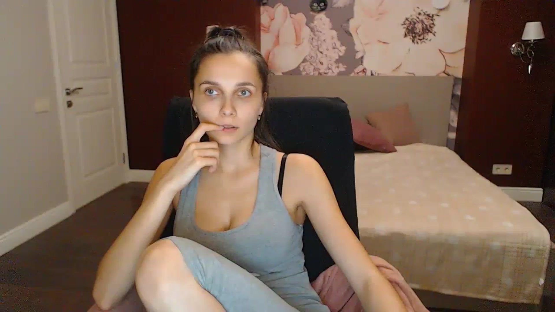 Gallery image thumbnail from Karina_Mils's myfreecams stream on, 11/05/2023, 20:12 image 12 of 20