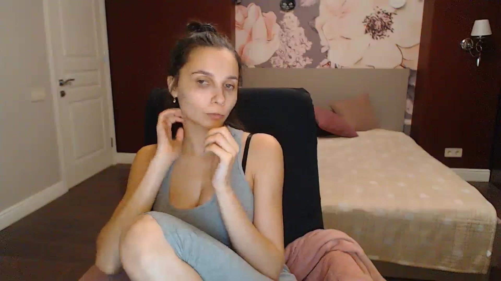 Gallery image thumbnail from Karina_Mils's myfreecams stream on, 11/05/2023, 20:12 image 6 of 20
