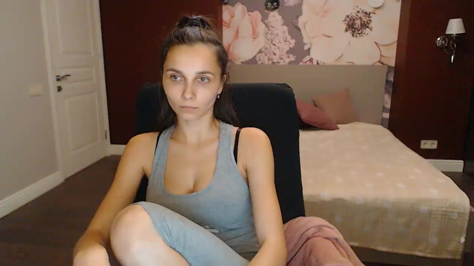Gallery image thumbnail from Karina_Mils's myfreecams stream on, 11/05/2023, 20:12 image 4 of 20