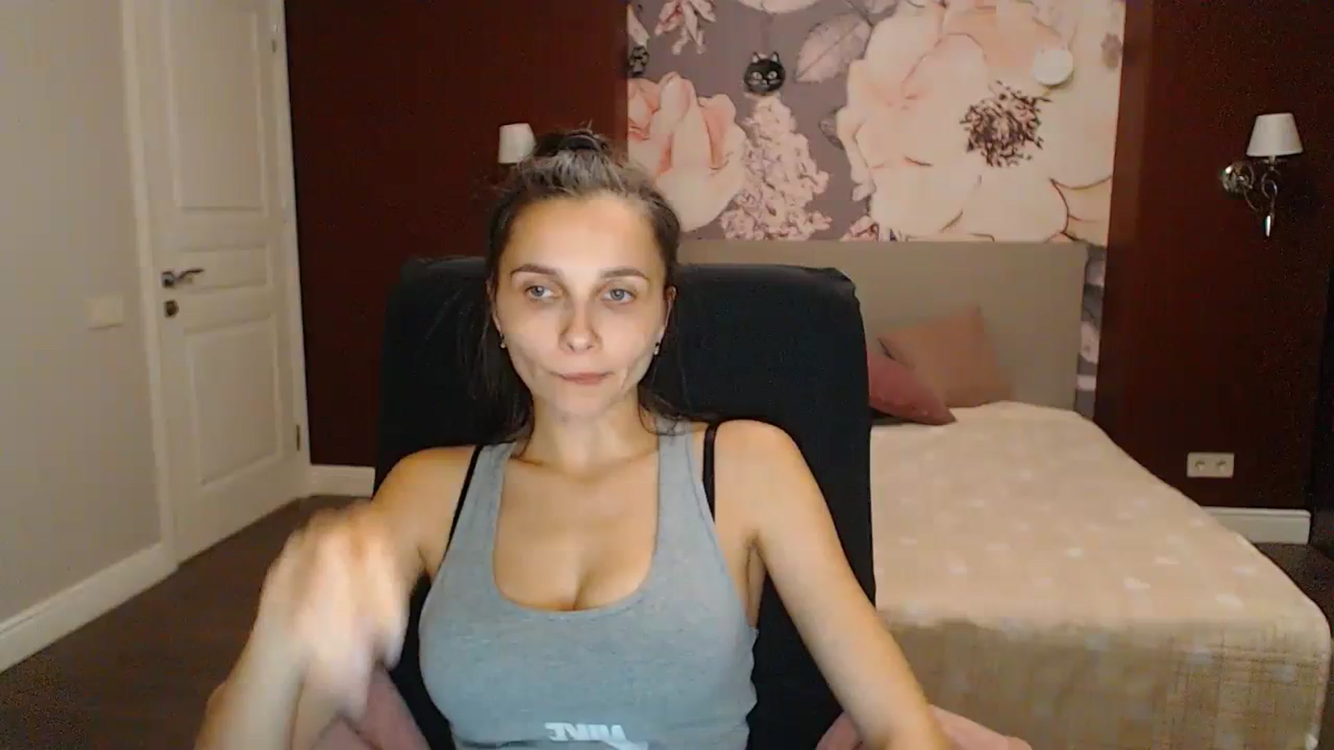 Gallery image thumbnail from Karina_Mils's myfreecams stream on, 11/05/2023, 21:21 image 5 of 20