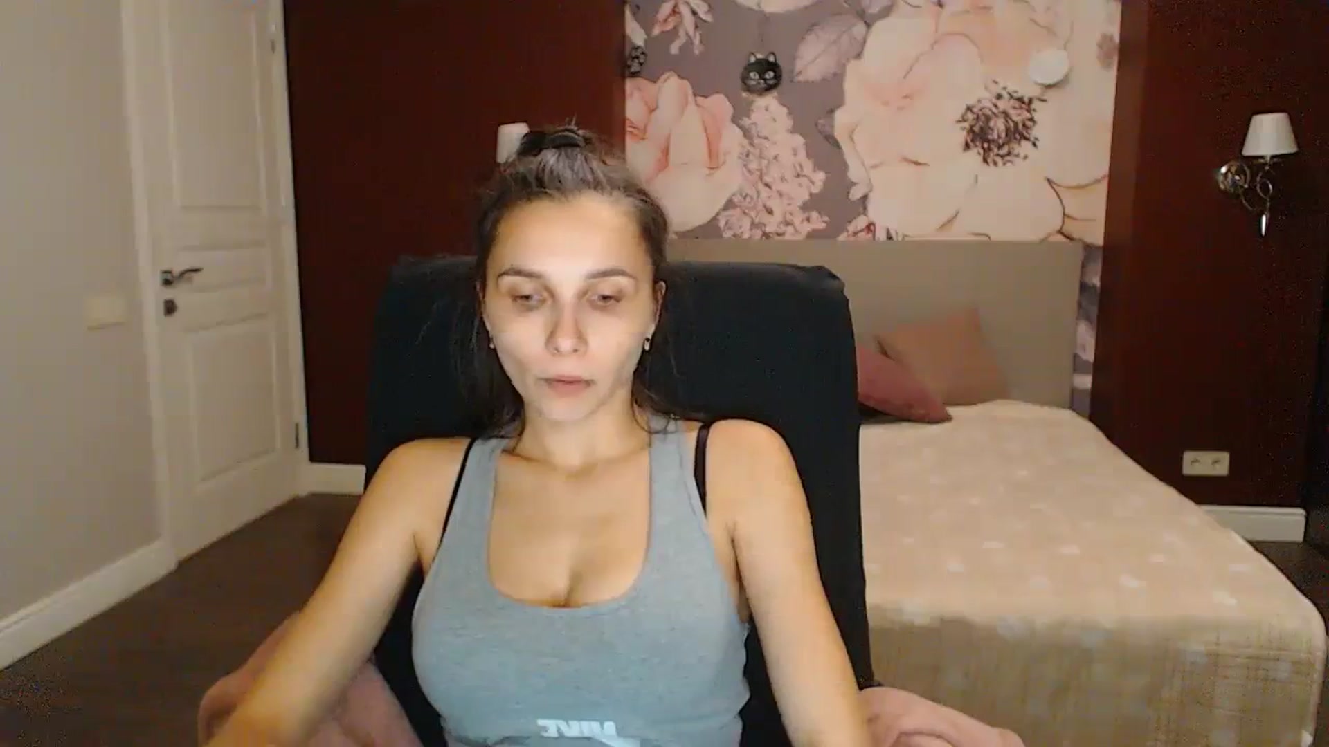 Gallery image thumbnail from Karina_Mils's myfreecams stream on, 11/05/2023, 21:21 image 3 of 20