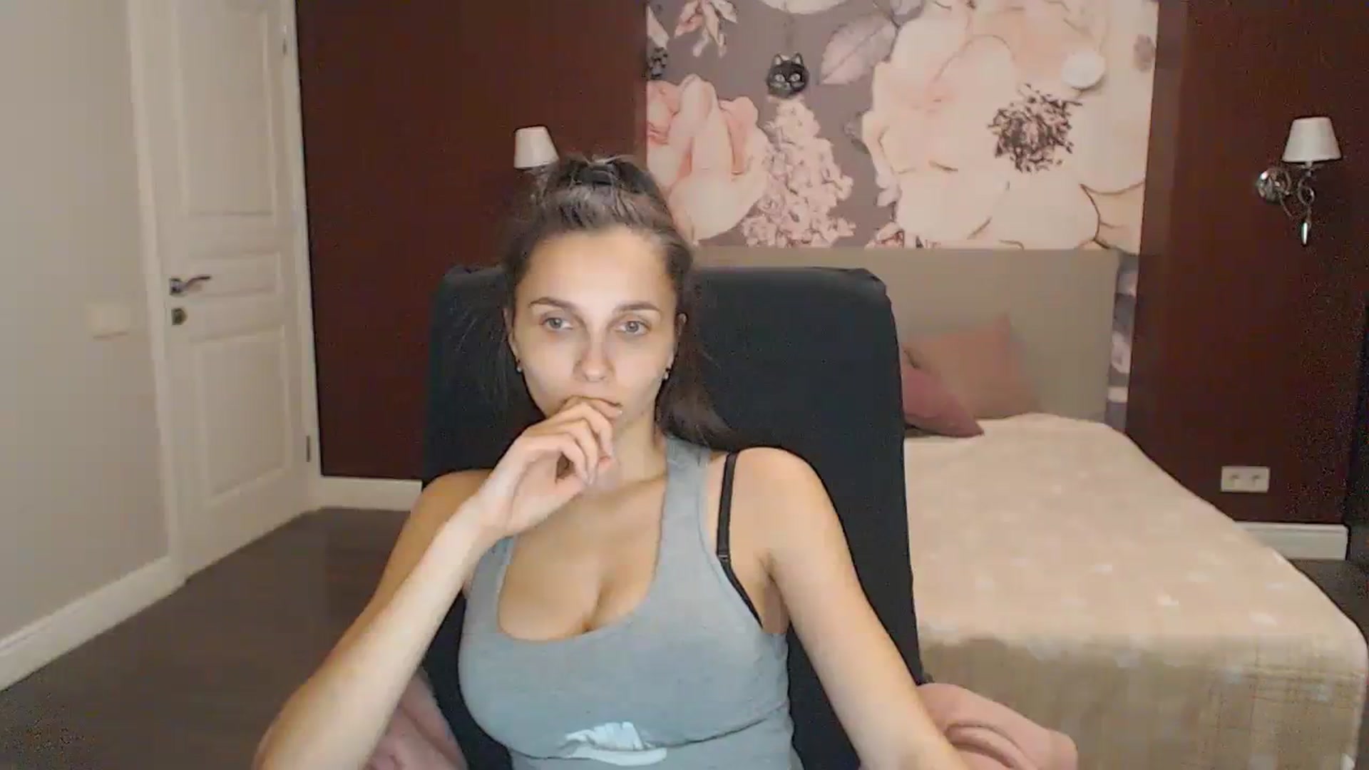 Gallery image thumbnail from Karina_Mils's myfreecams stream on, 11/05/2023, 21:21 image 20 of 20