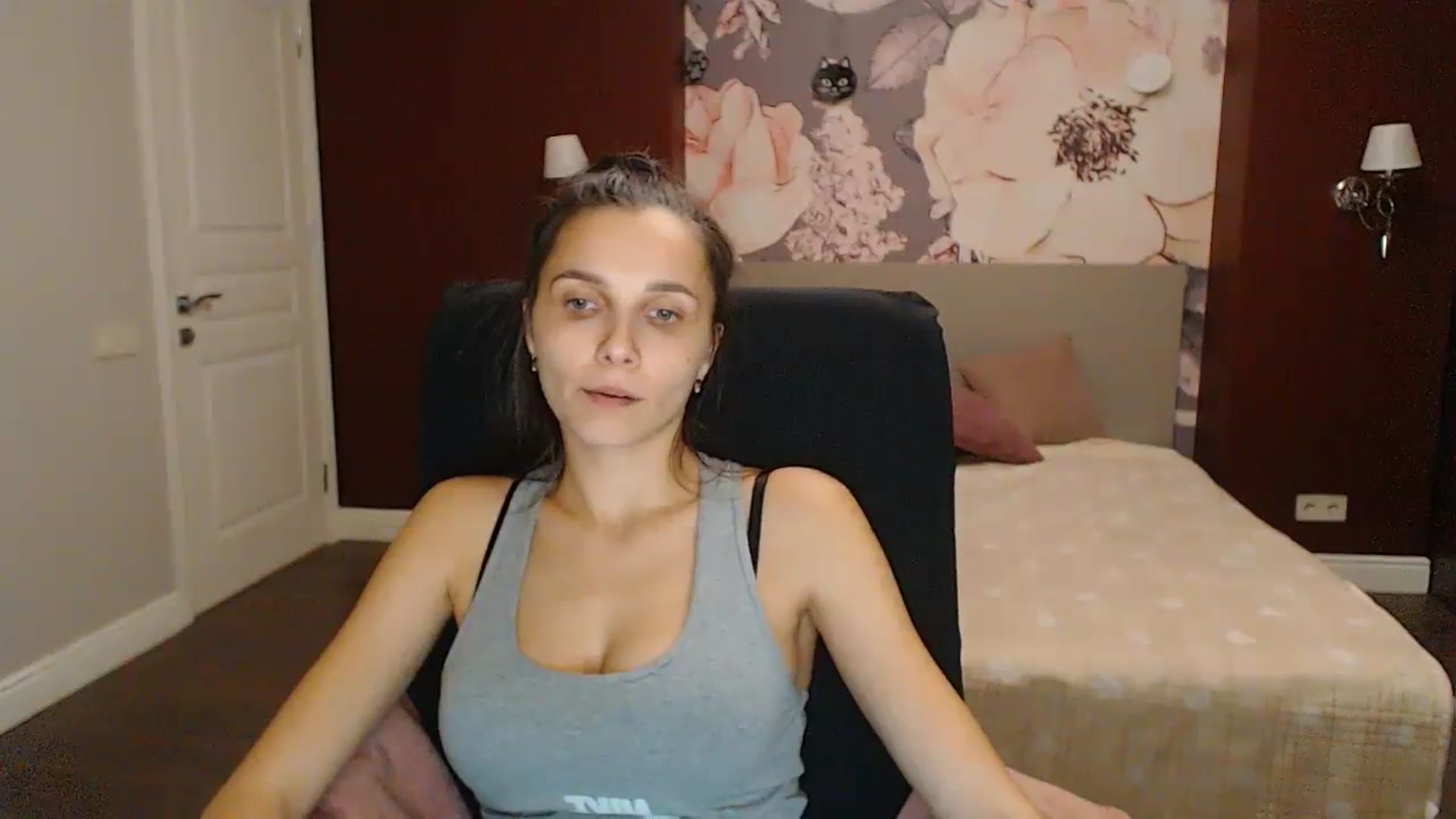 Gallery image thumbnail from Karina_Mils's myfreecams stream on, 11/05/2023, 21:21 image 10 of 20