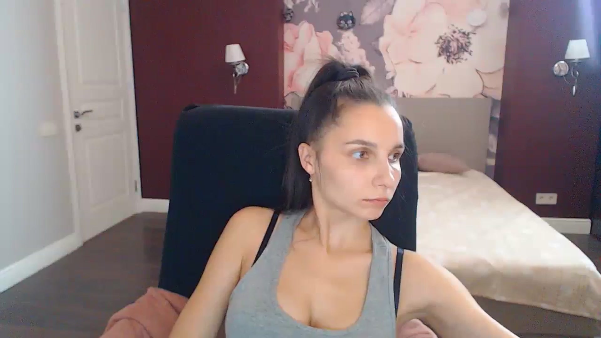 Gallery image thumbnail from Karina_Mils's myfreecams stream on, 11/06/2023, 12:33 image 19 of 20