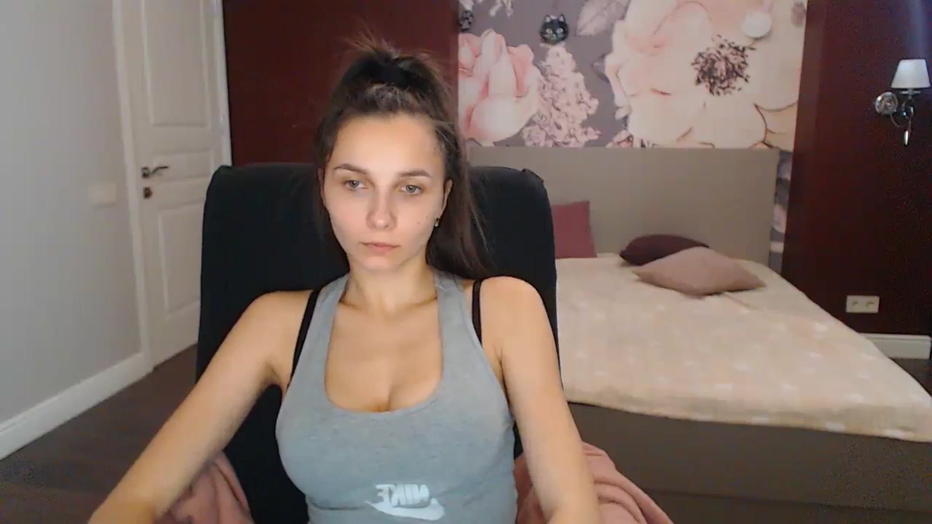 Gallery image thumbnail from Karina_Mils's myfreecams stream on, 11/10/2023, 11:43 image 13 of 20