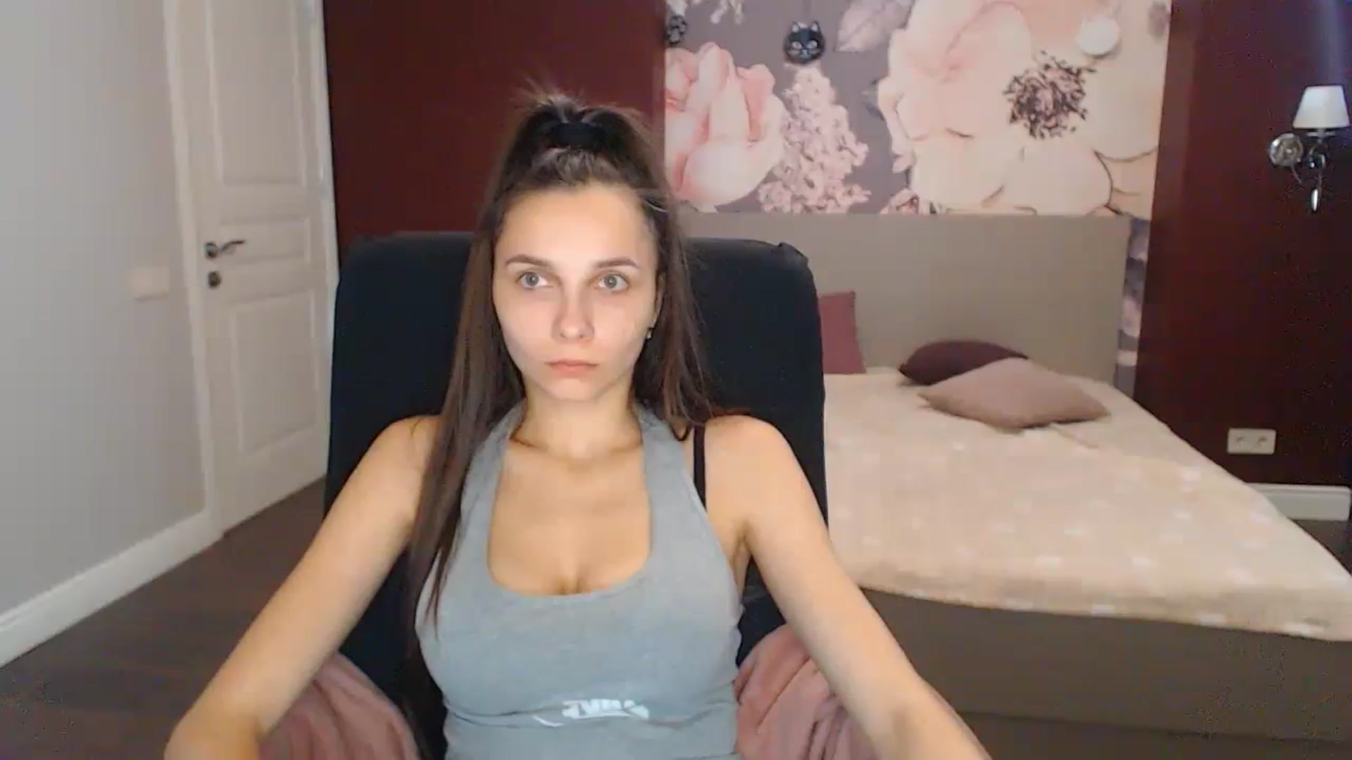 Gallery image thumbnail from Karina_Mils's myfreecams stream on, 11/10/2023, 11:43 image 5 of 20
